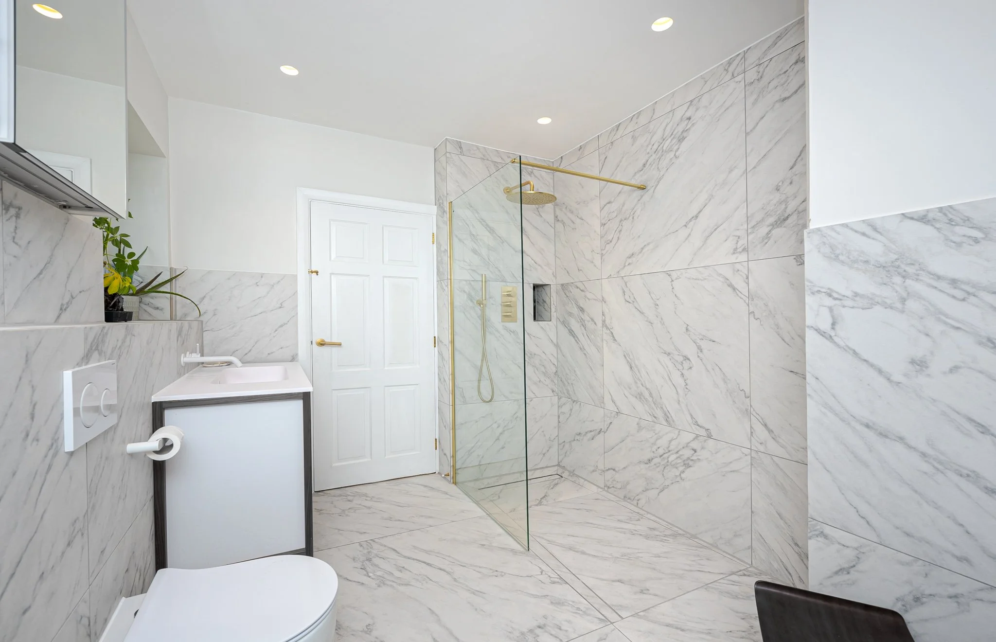 Location Creation: Lawn House: bathroom (2).jpg