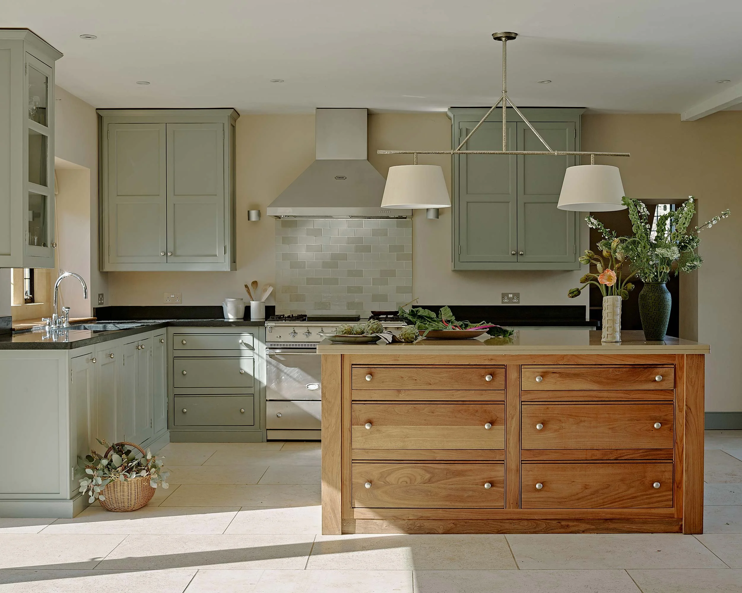 Pye_Corner_Luxury_Cotswolds_House_Kitchen_3.jpg