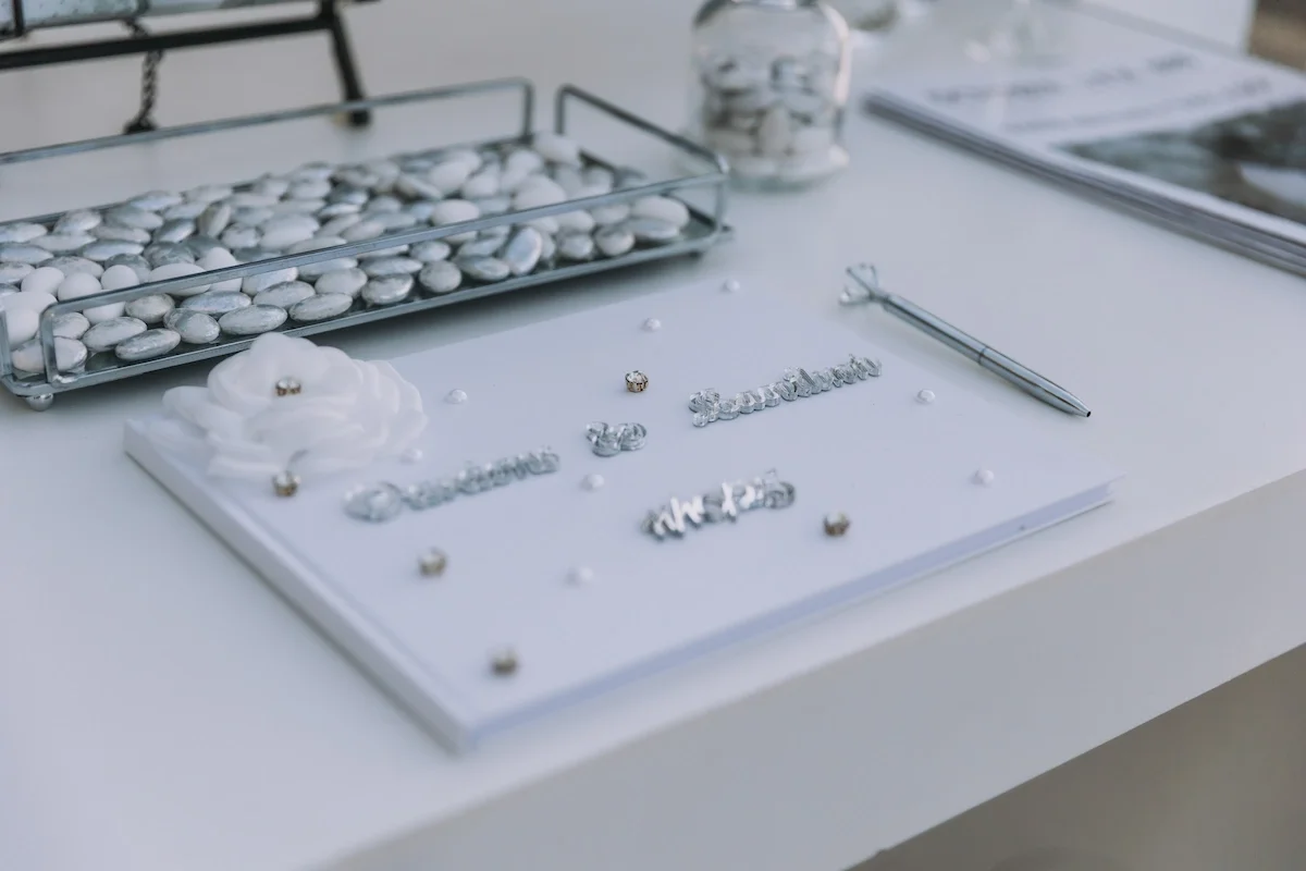 40 wish table naxos.webp