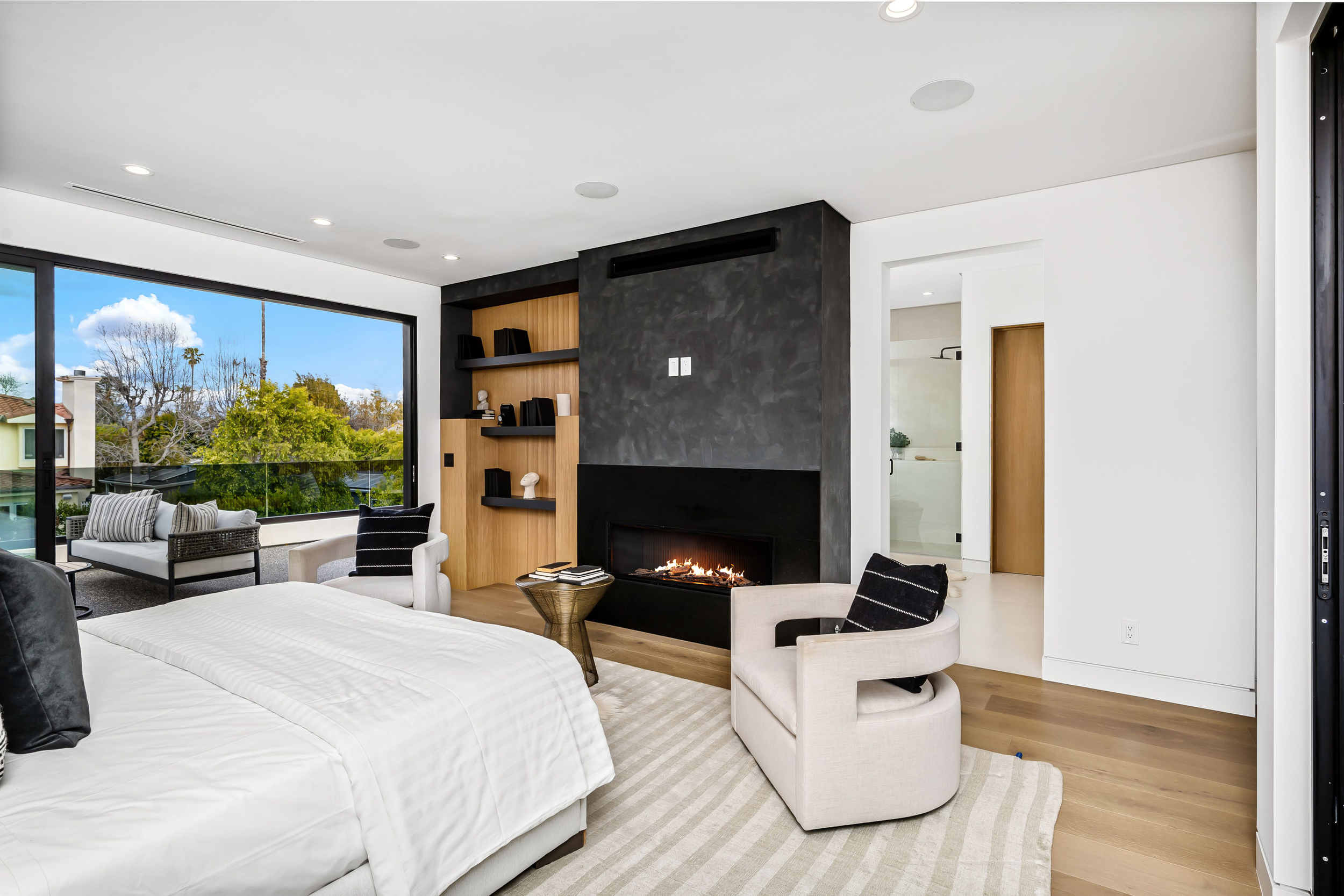 Beddrock 72 Traditional Lifestyle Shot Bedroom.png