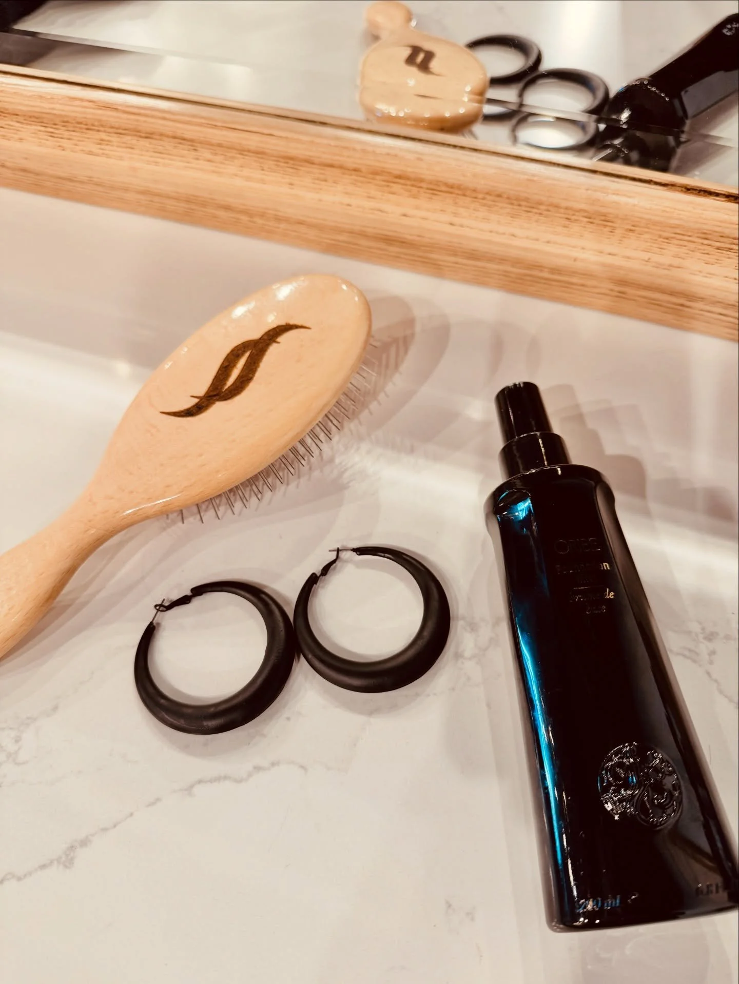 Product of the week: 
@cameronhamiltonhair fav - Oribe foundation mist a weightless priming spray that detangles, adds shine, and protects from heat and static&mdash;while boosting overall hair health. Air dry or blow dry. ✨🩵

#oribeobsessed #oribed