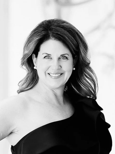 Meet Arrow&rsquo;s Esthetician, Jolene ✨

At Arrow Beauty, Jolene takes a science-backed, results-driven approach to skincare. With a background in public health and chemistry, she focuses on long-term skin health by prioritizing function, balance, a