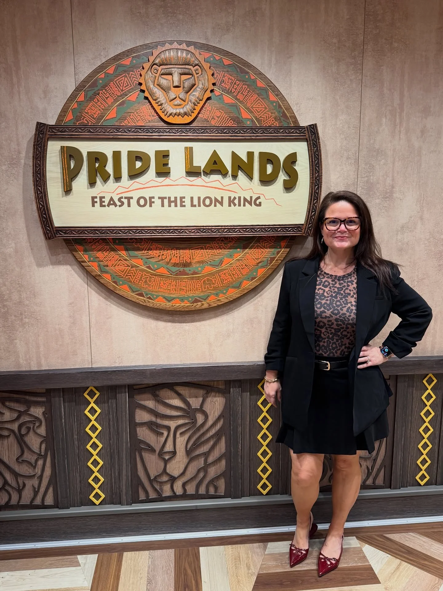 Pride Lands on the Disney Destiny did not come to play. From the storytelling to the food to the theming, this is Disney Cruise Line at its best. 🦁🔥