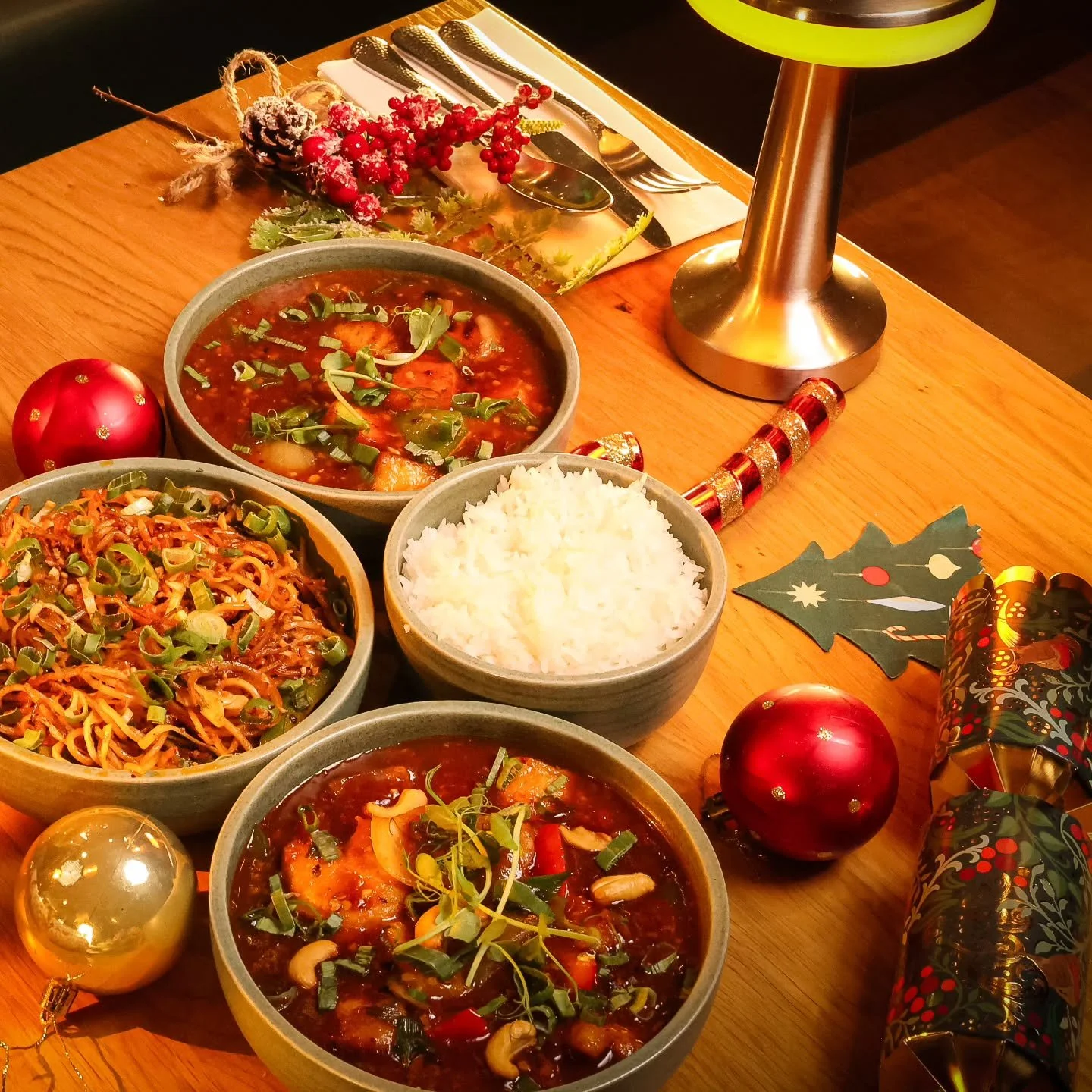 KIDS EAT FREE this Boxing Day! 🍜

Make it a family feast at China Bistro this Friday, 26th December 🎄

Because great food tastes even better when shared with the little ones.

✨ The offer:

Up to two kids eat FREE when one adult orders any main dis