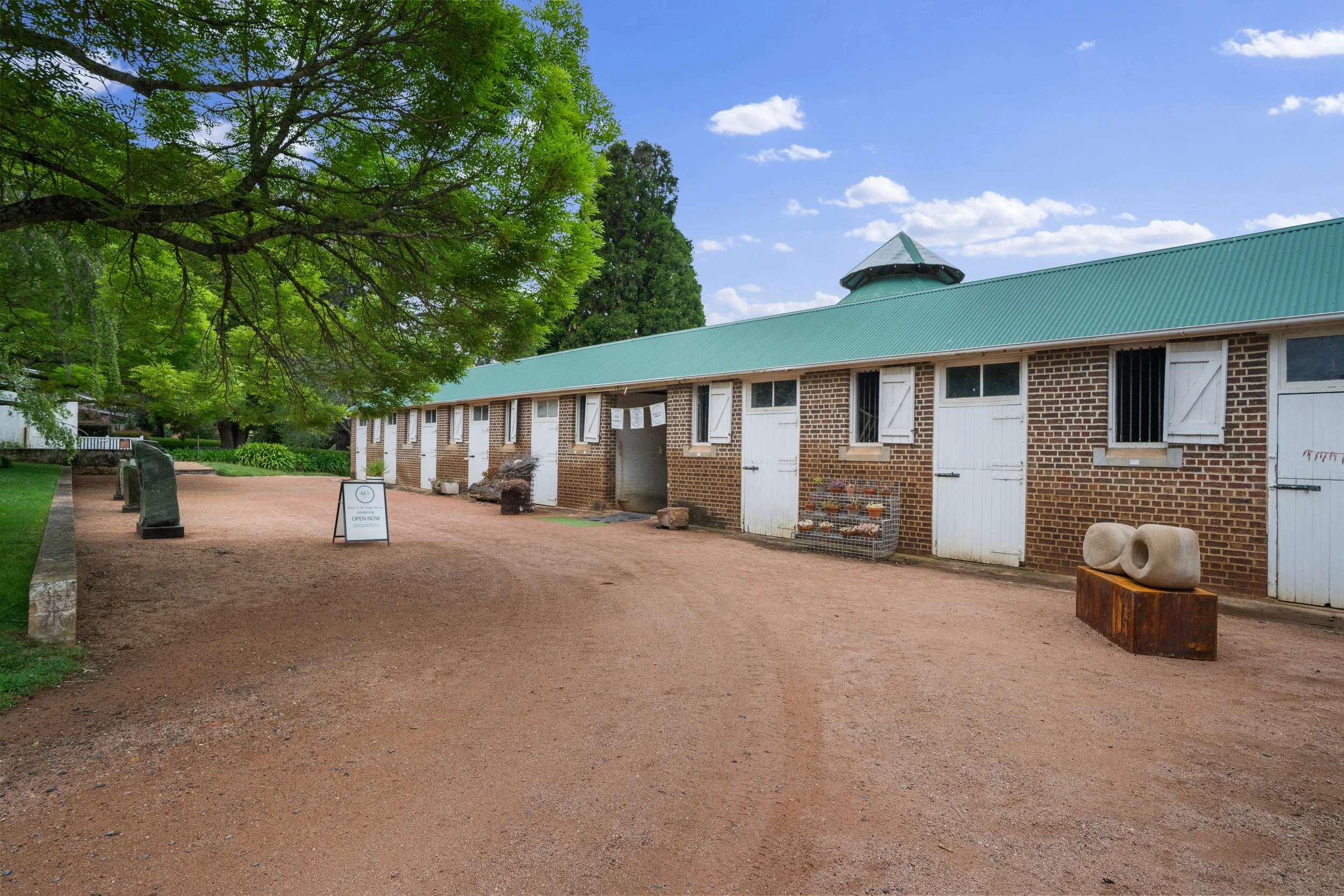 Artisits of the Round Yard_Bodhi_Todd_Photography_www.bodhiphoto.au.jpg