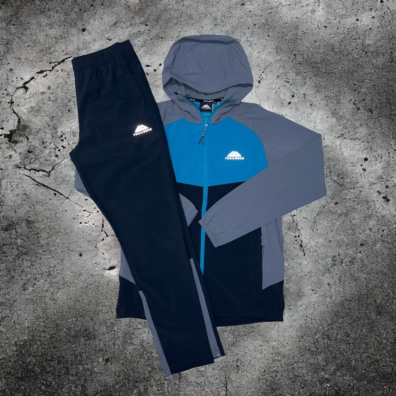 Trailberg Tracksuit (Black/Grey/Blue)