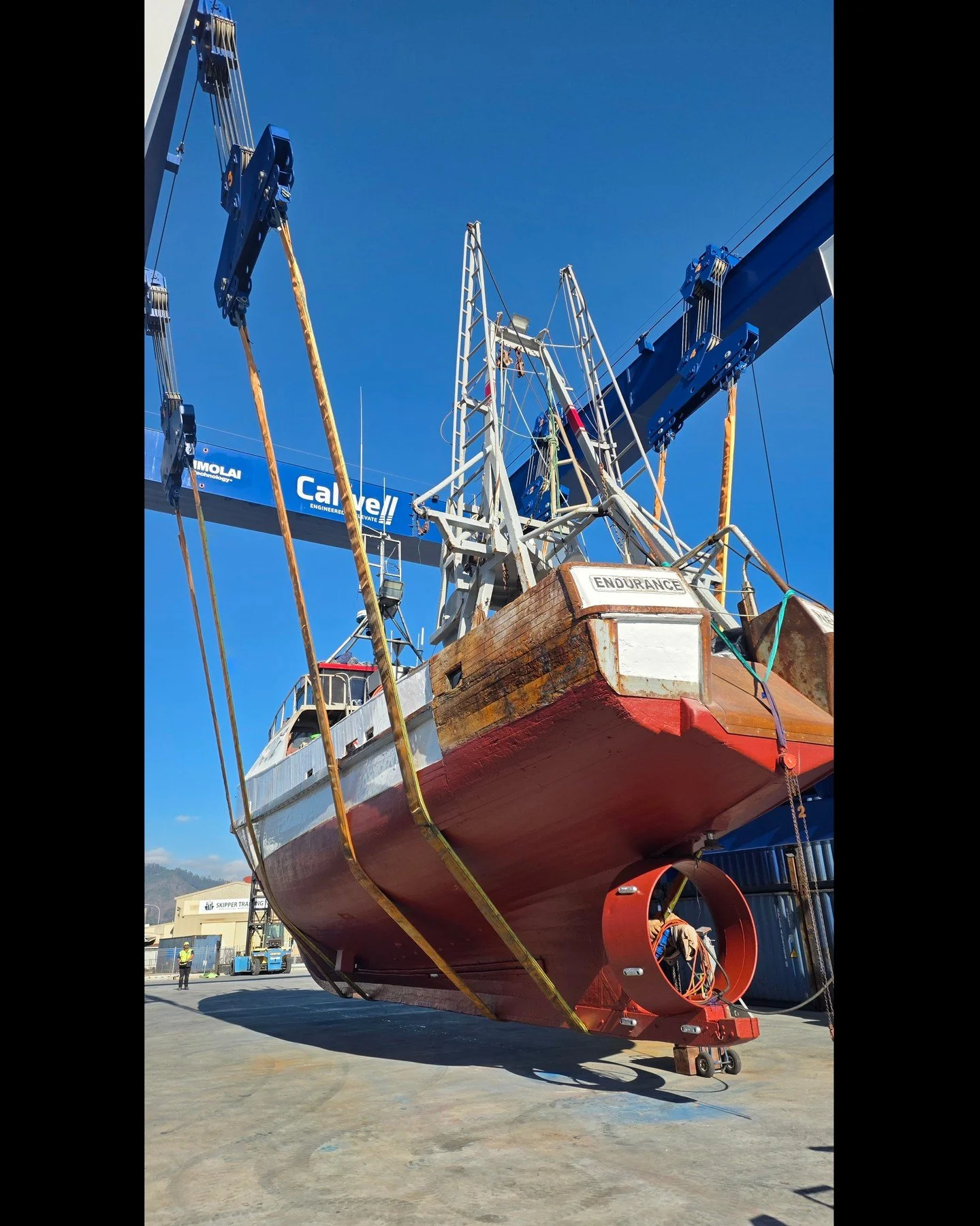 Earlier this week, the Calwell team relocated the wooden fishing vessel Endurance around the yard to make space for the arrival of a special long-term project. Endurance is a 100 tonne, Nelson based fishing vessel, that has been on the Calwell hardst