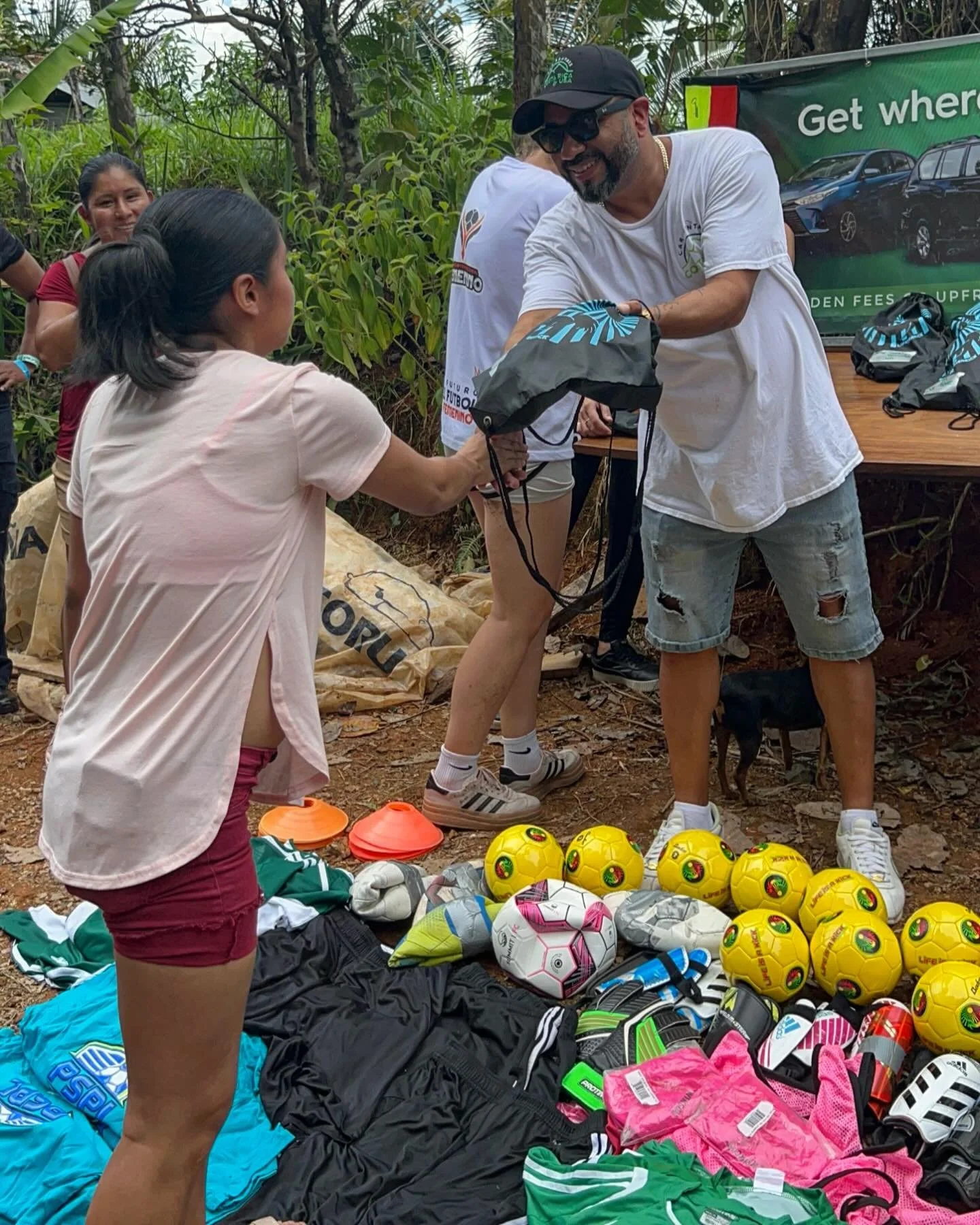 Huge thanks to Jairo from @car_rentals_costa_rica_and_usa for being such an incredible part of this journey. From promoting Tacos for Ticos on his podcast, to buying fruit and water for the Costa Rica International Cup, helping coordinate bag drop-of