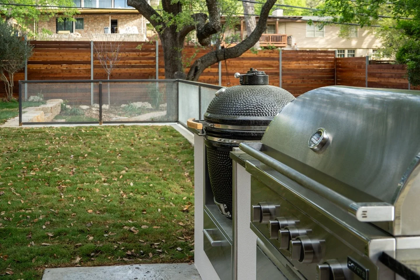 Patio railing, sturdy fencing, masonry&hellip;check. ✔️

Our owner personally managed this project as one of the last with his previous company&mdash;from the corten steel railing, the horizontal fence, and repairing the retaining wall. Projects like