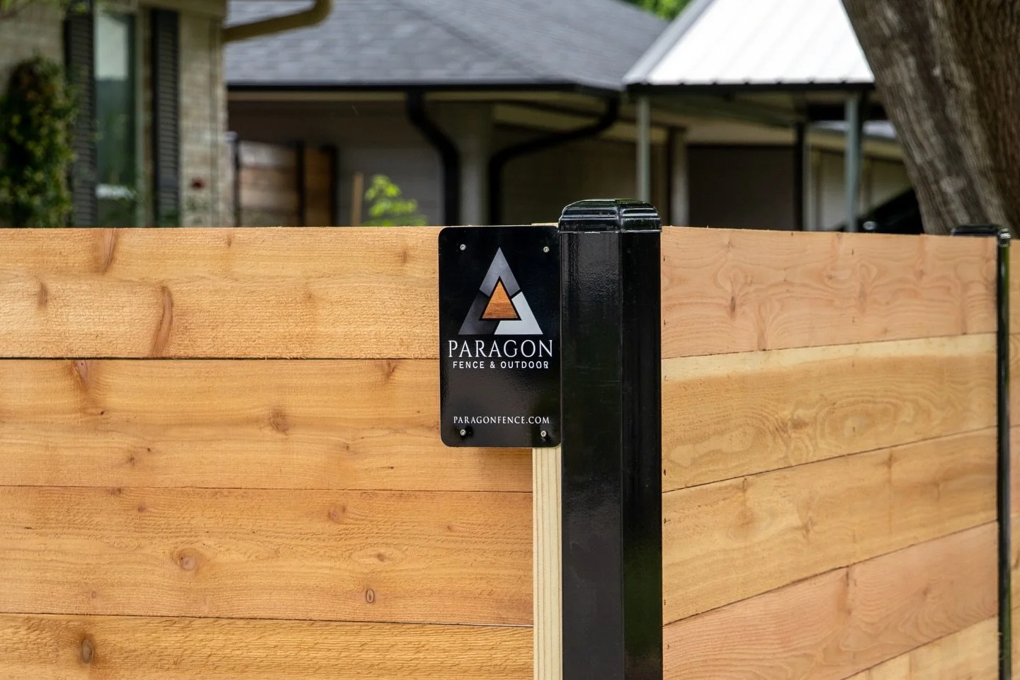 Sometimes all a front yard needs is a little definition.

We installed this 4-ft horizontal privacy fence here in Austin, TX. It&rsquo;s a simple change, but it makes the whole yard feel more intentional.

A lot of people don&rsquo;t realize this, bu