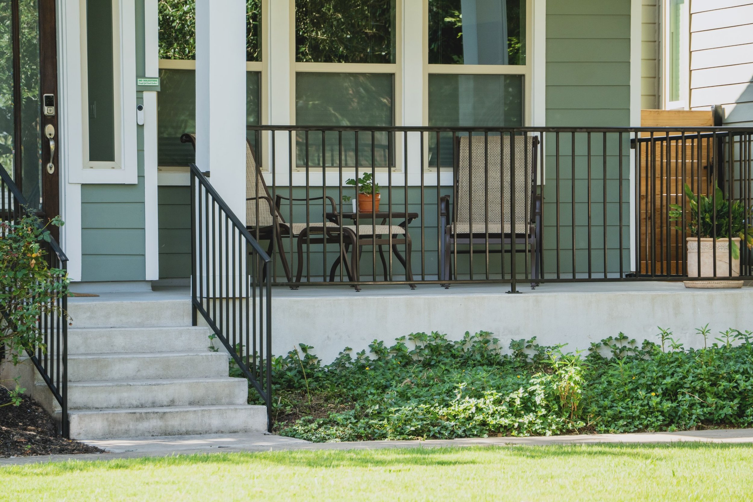 At Paragon, fences aren&rsquo;t our only forte.

We love working on projects that complement and elevate the entire outdoor space, like this simple, timeless black iron patio railing.

Whether you&rsquo;re looking for something clean and classic like