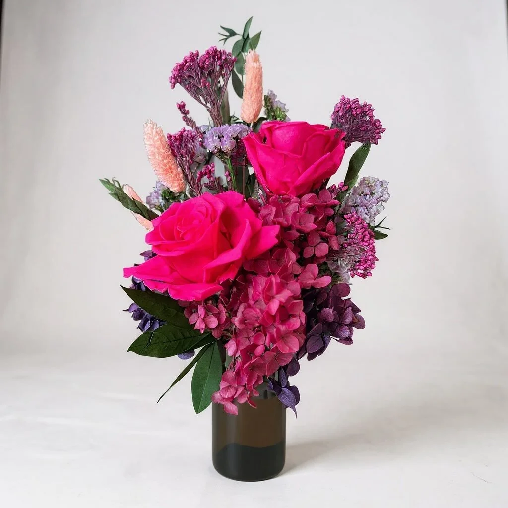 Bold, romantic and unapologetically pink 💕
Meet Little Amara &mdash; a statement arrangement that brings instant joy to any space. Paired with our hand-poured candle and presented in our signature black gift box, it&rsquo;s a moment of luxe love del