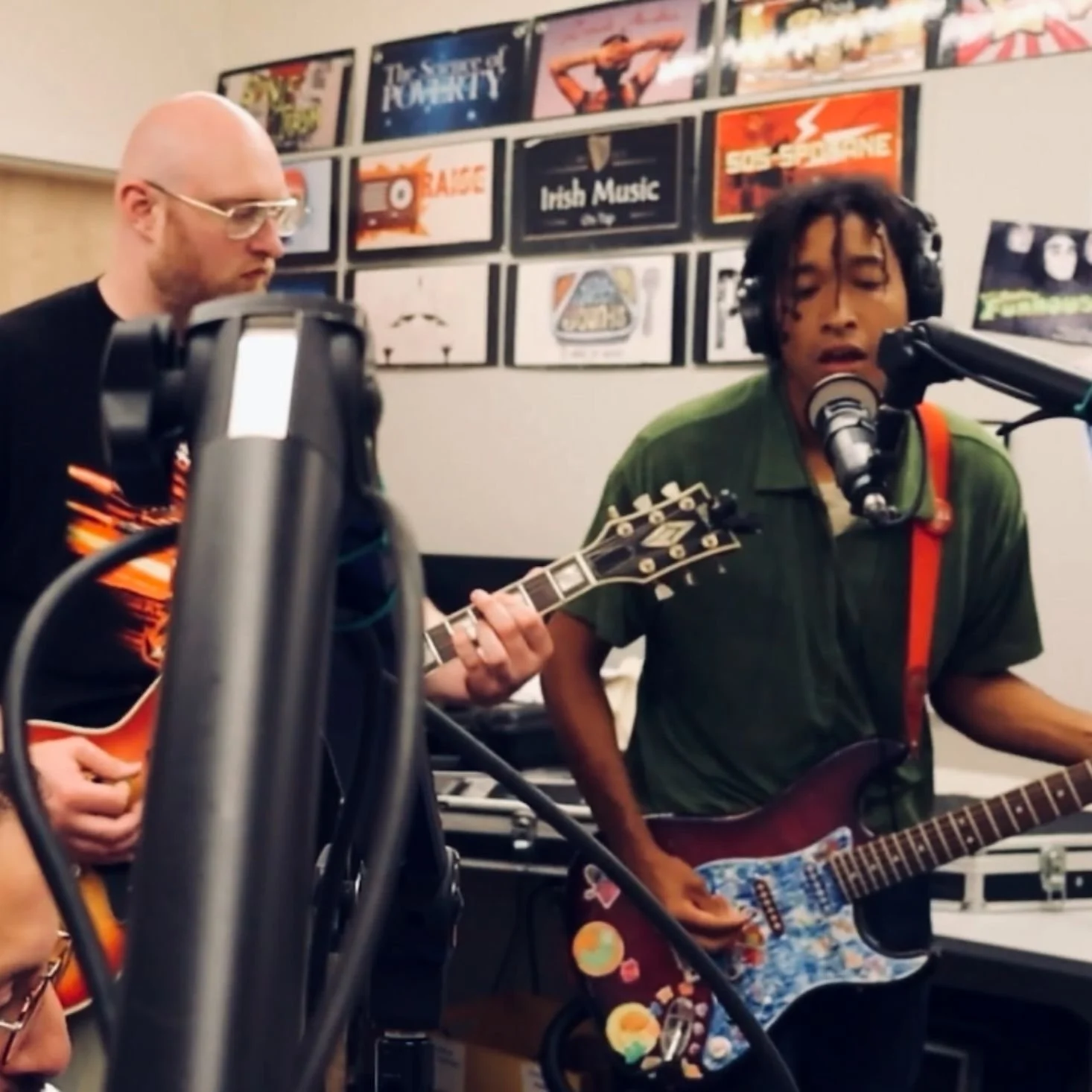 Full On Faceplant: An Interview With The Colourflies