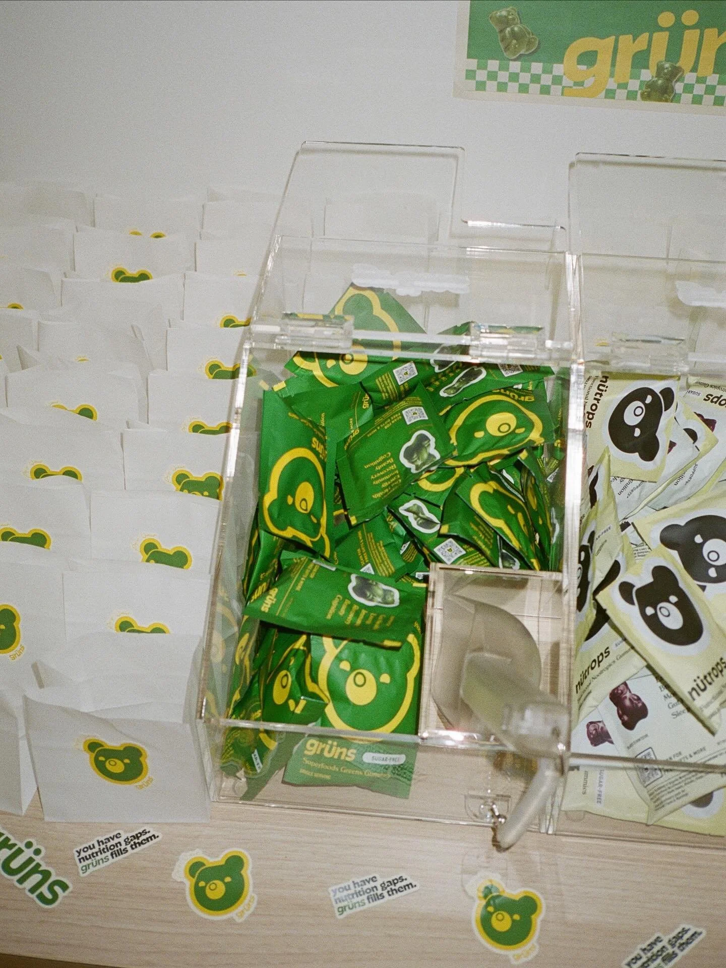 @grunsdaily candy bar for @sotomethod x @popupwrkout 

A day full of Gr&uuml;ns samplings and Soto Method workouts at Pop Up Wrkout