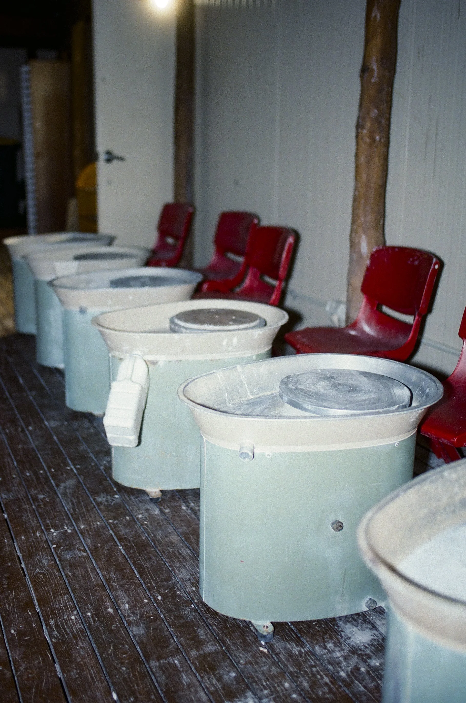 Portra400.Canon1V.JoyFosterPotteryClass.7.jpg