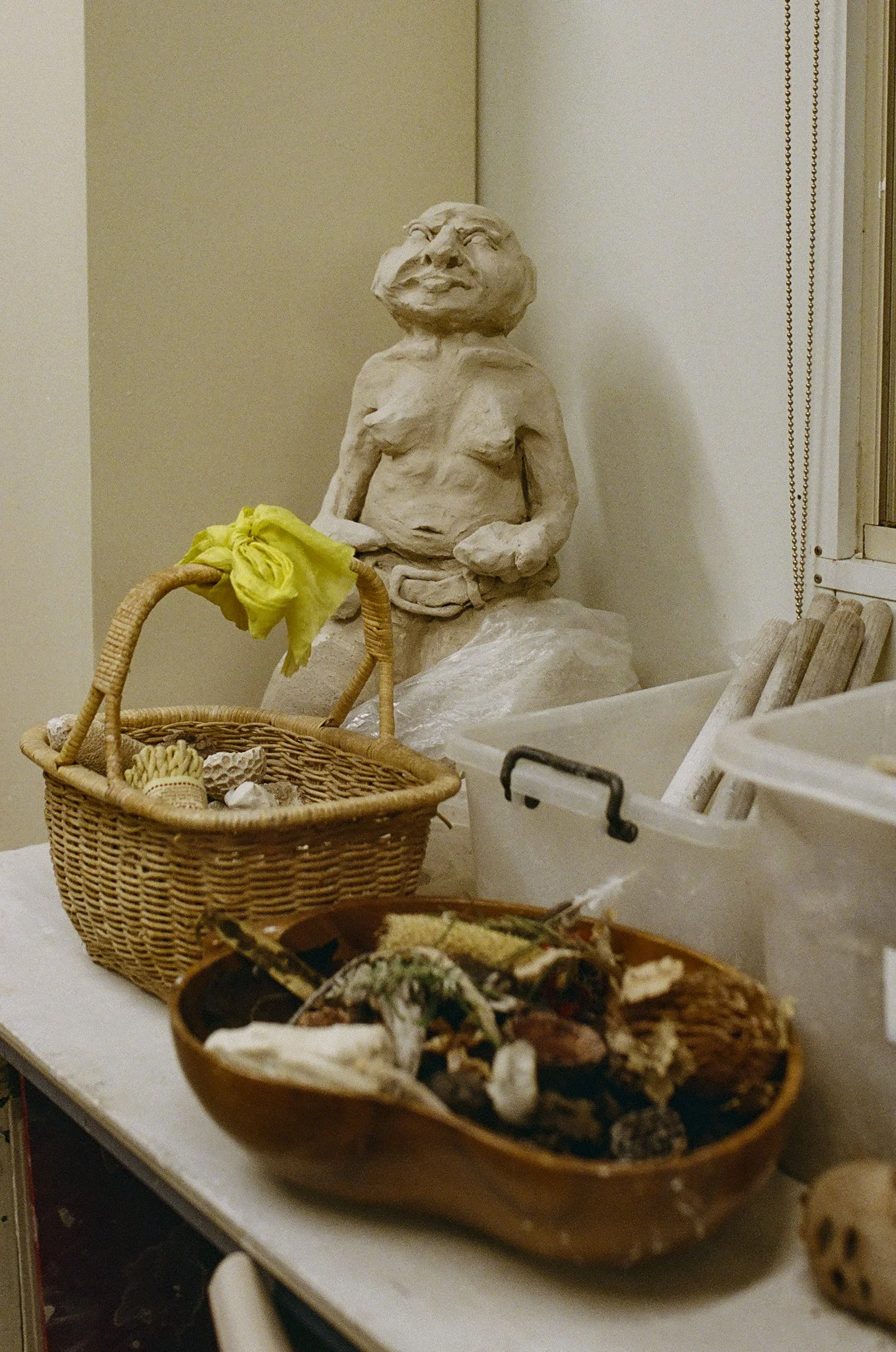 Portra400.Canon1V.JoyFosterPotteryClass.5.jpg