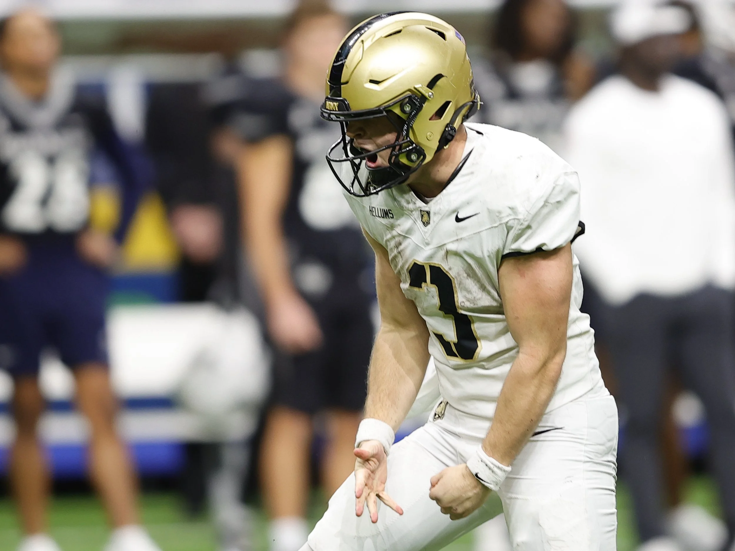 Army Steals It Late, Edges UTSA 27–24 in Alamodome Thriller