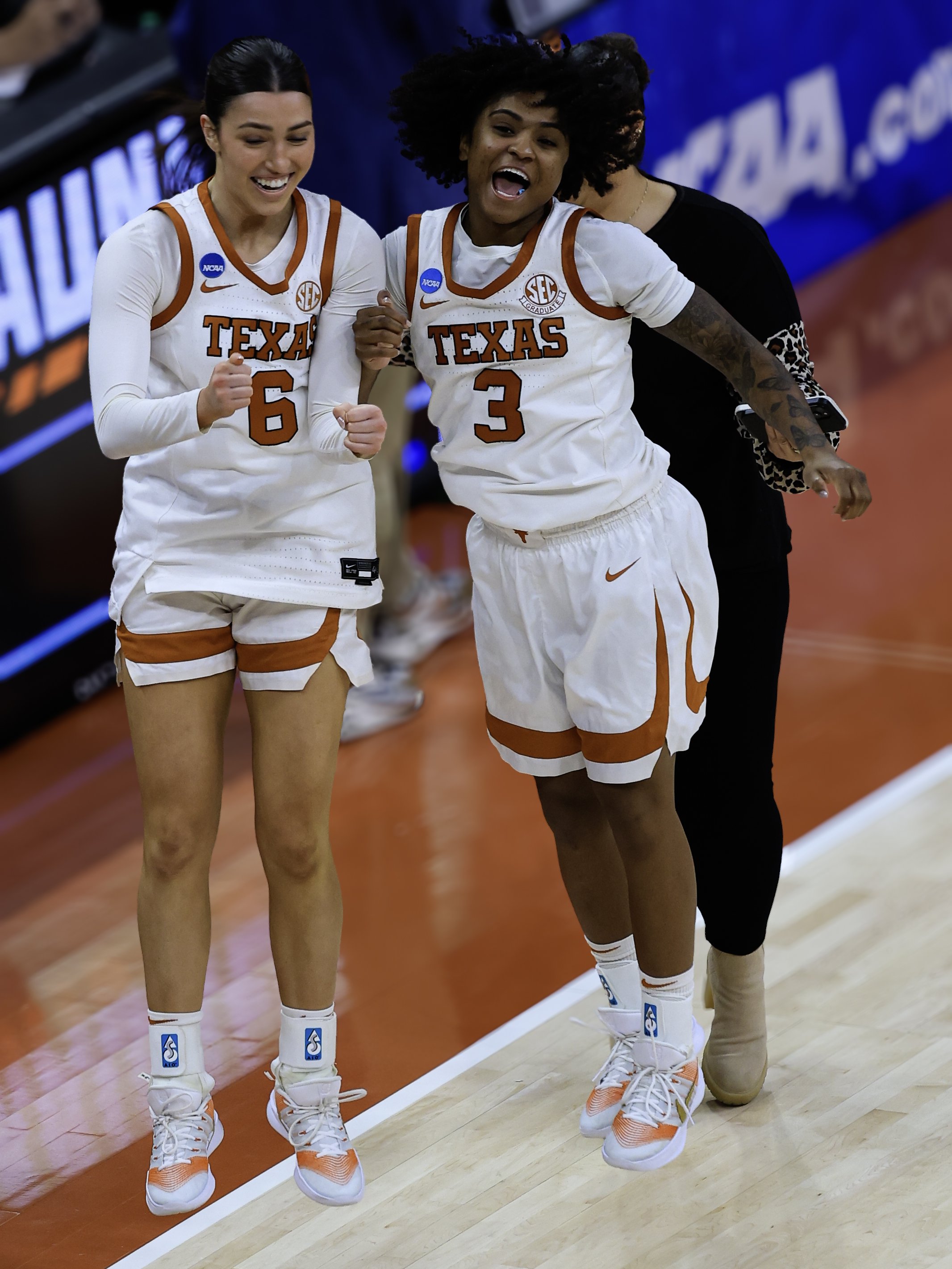 Texas Cruises Past Missouri State to Advance in March Madness 