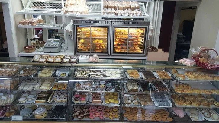 Polly's Pies &amp; Pastries