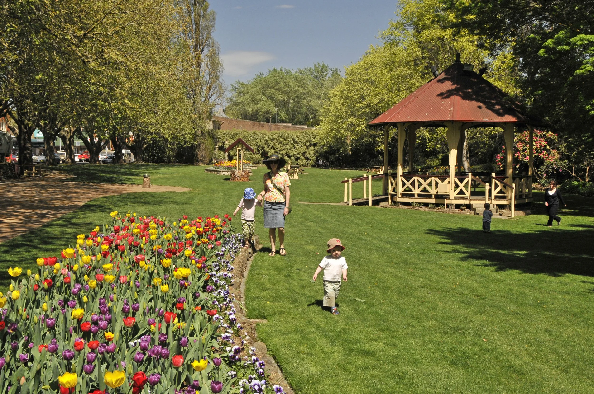 Leighton Gardens
