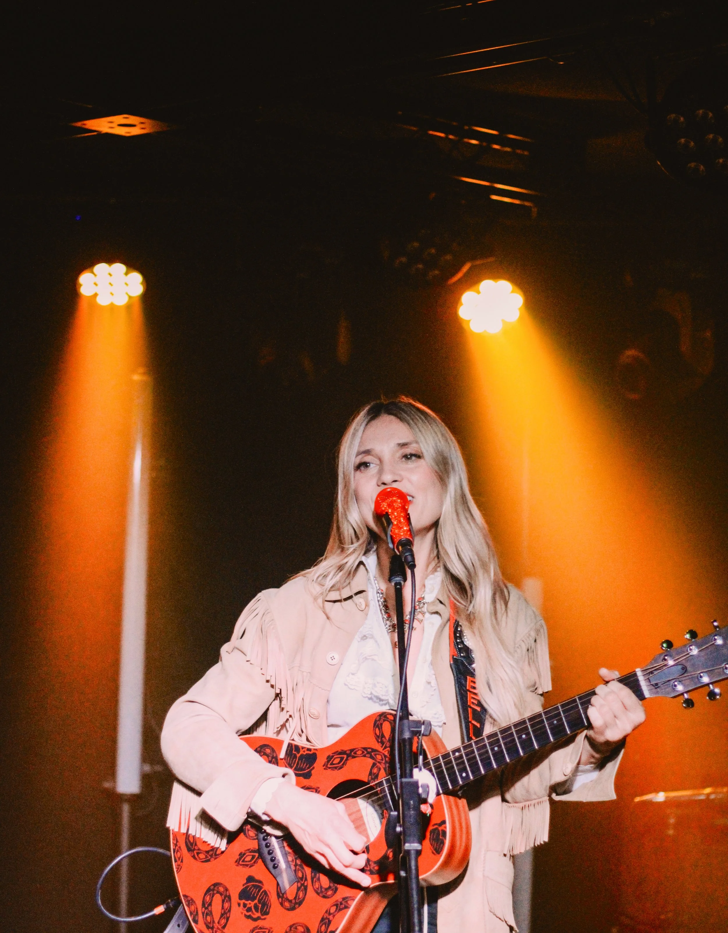 Belle &amp; Chain Live in Phoenix: Holding the Room Without Trying