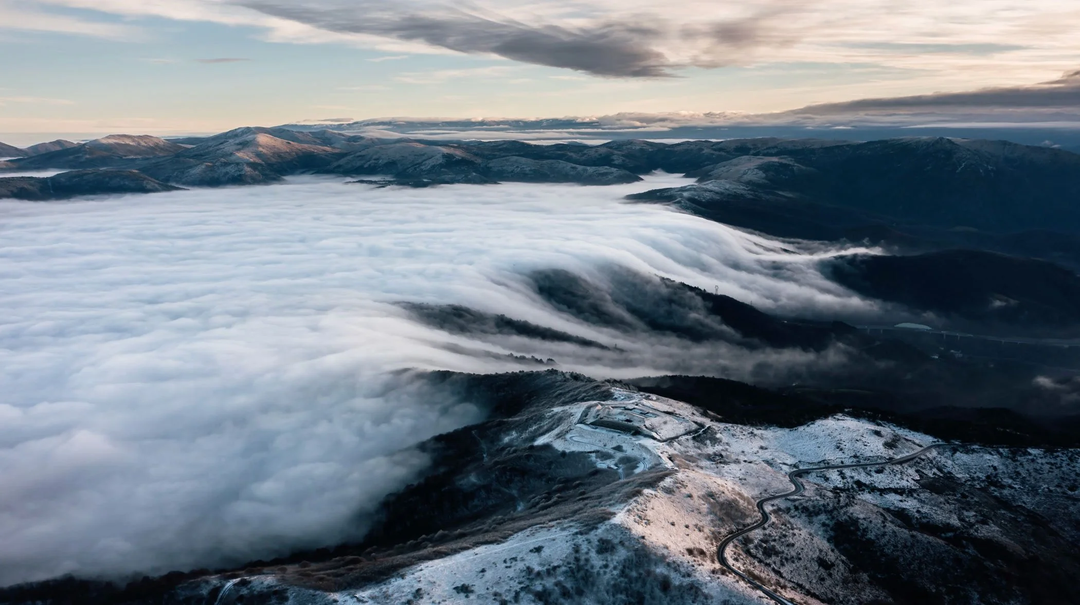 6386996_Weather-Billowing-Rolling-Mountainous_By_Escape_Routine_Artlist_8K.jpg