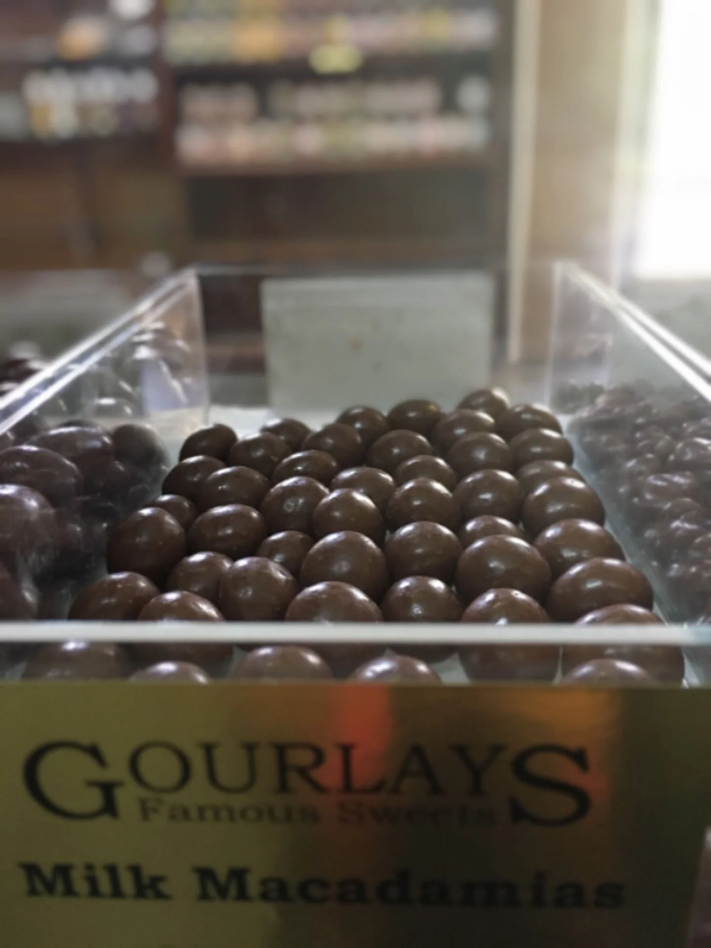 Chocolate- Covered Nuts in Eco Pouch 100g 4.jpg