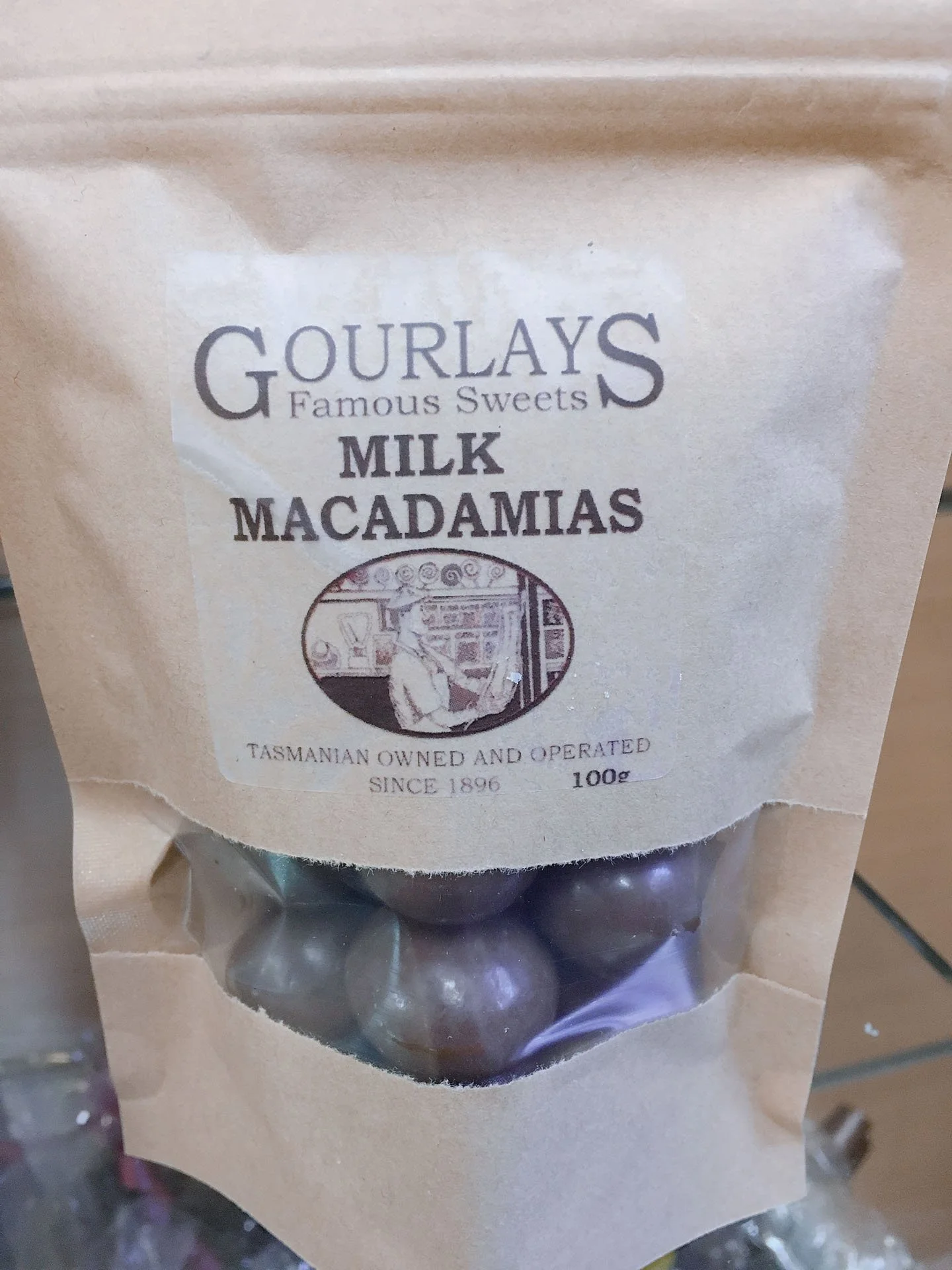 Chocolate- Covered Nuts in Eco Pouch 100g 7.jpg