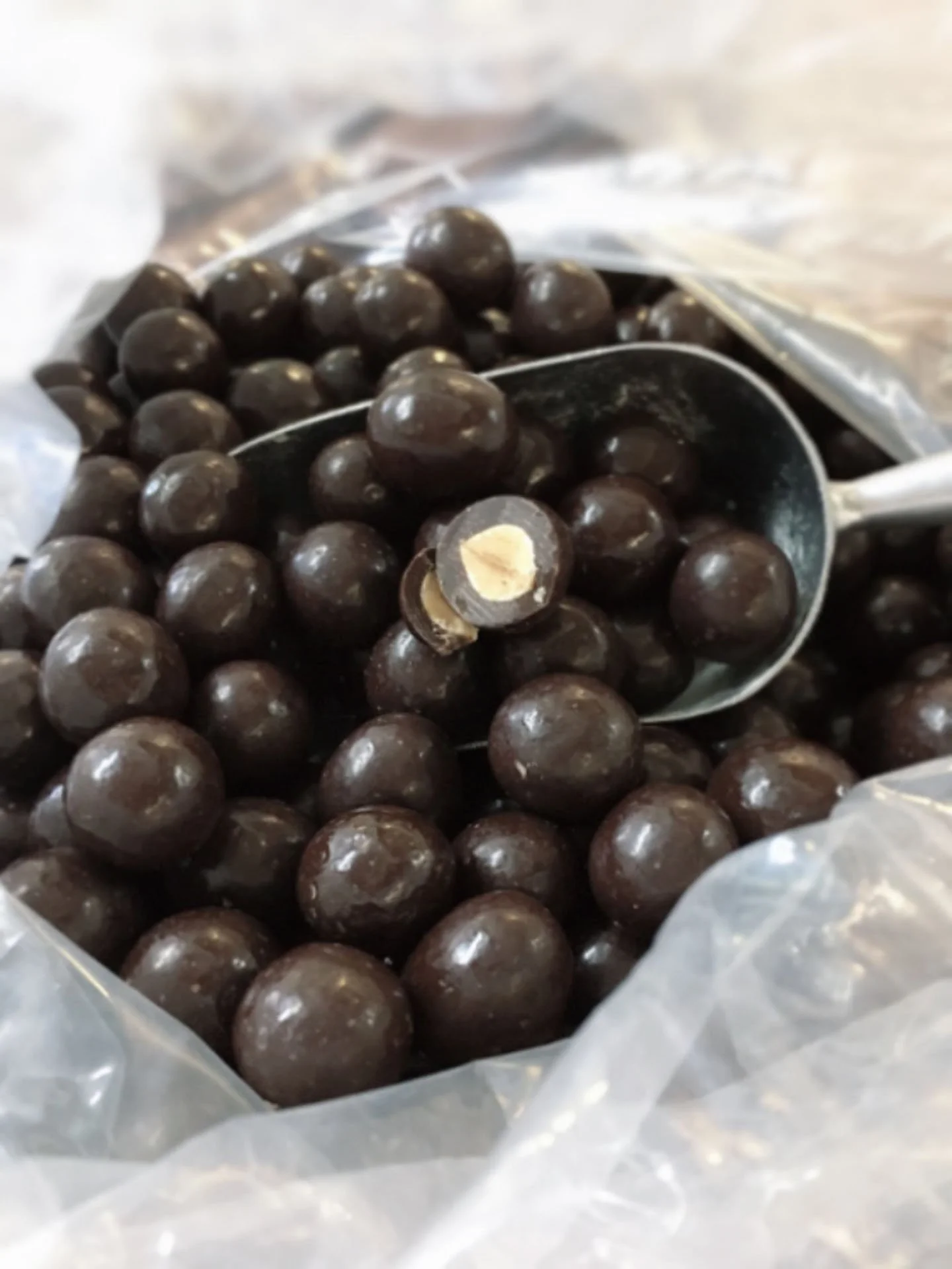 Chocolate- Covered Nuts in Eco Pouch 100g 3.jpg
