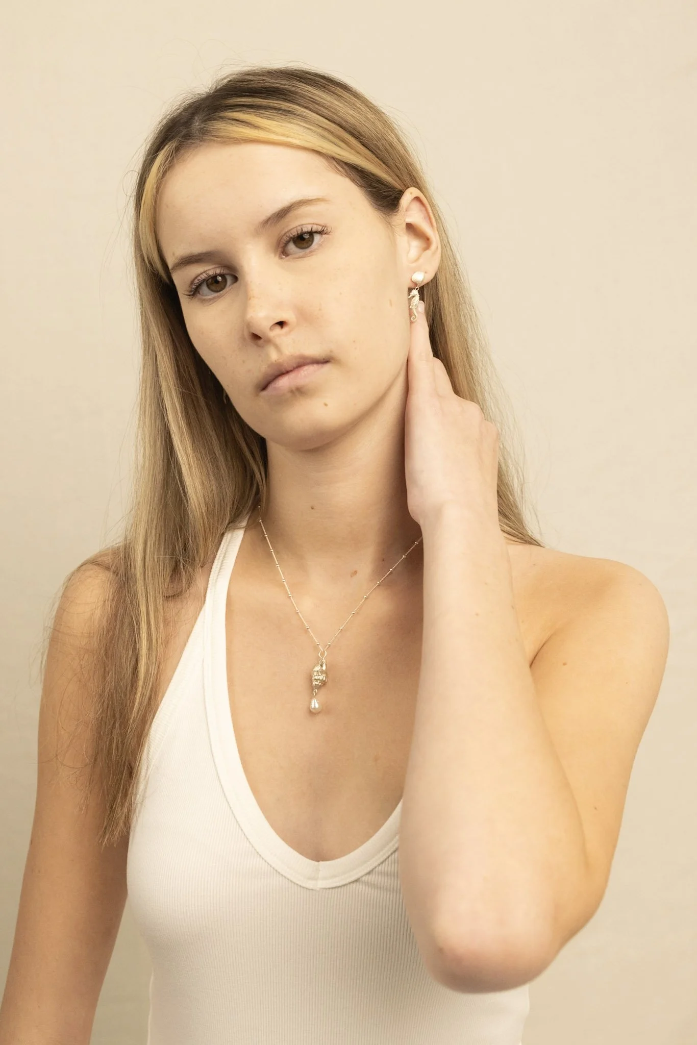 DEV26NEMI12 Isla ~ seahorse drops SLV 3.jpg