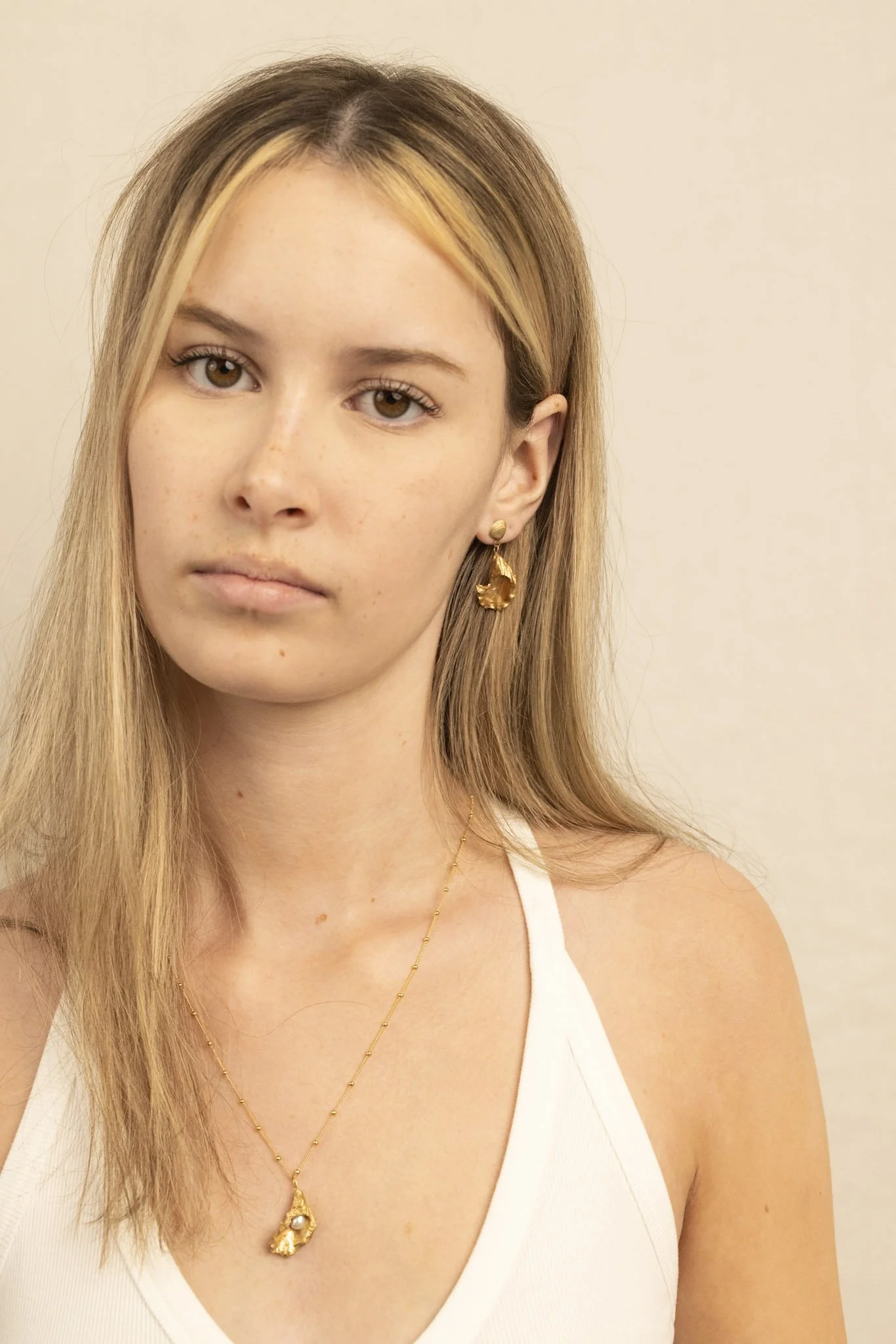 DEV26NEMI24 Mai ~ oyster pearl necklace GLD 3.jpg