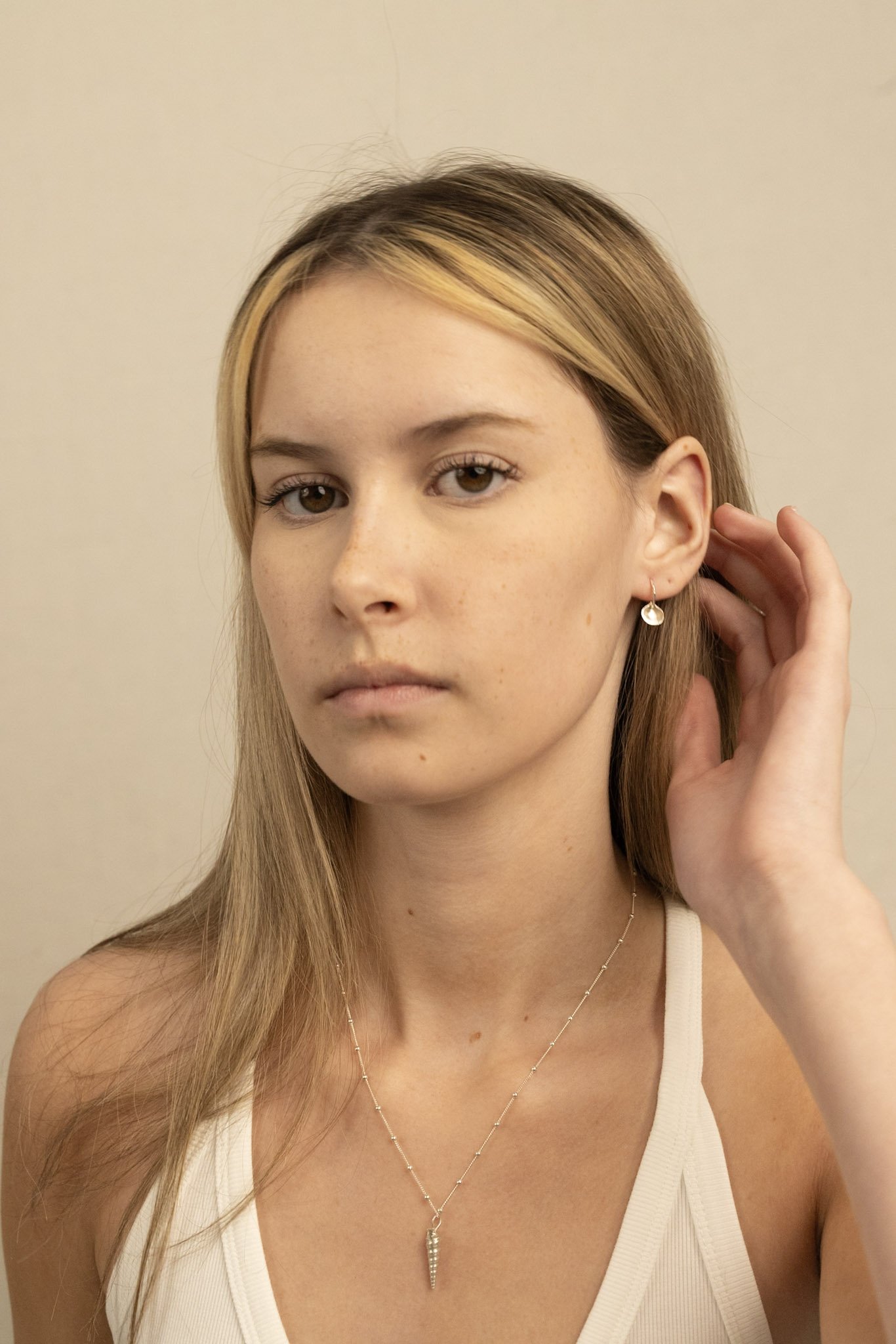 DEV26NEMI15 Ula ~ shell sleepers SLV 4.jpg