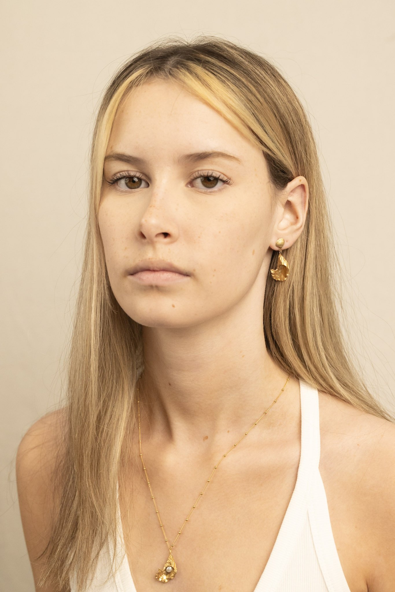 DEV26NEMI10 Sanna ~ oyster drops GLD 4.jpg