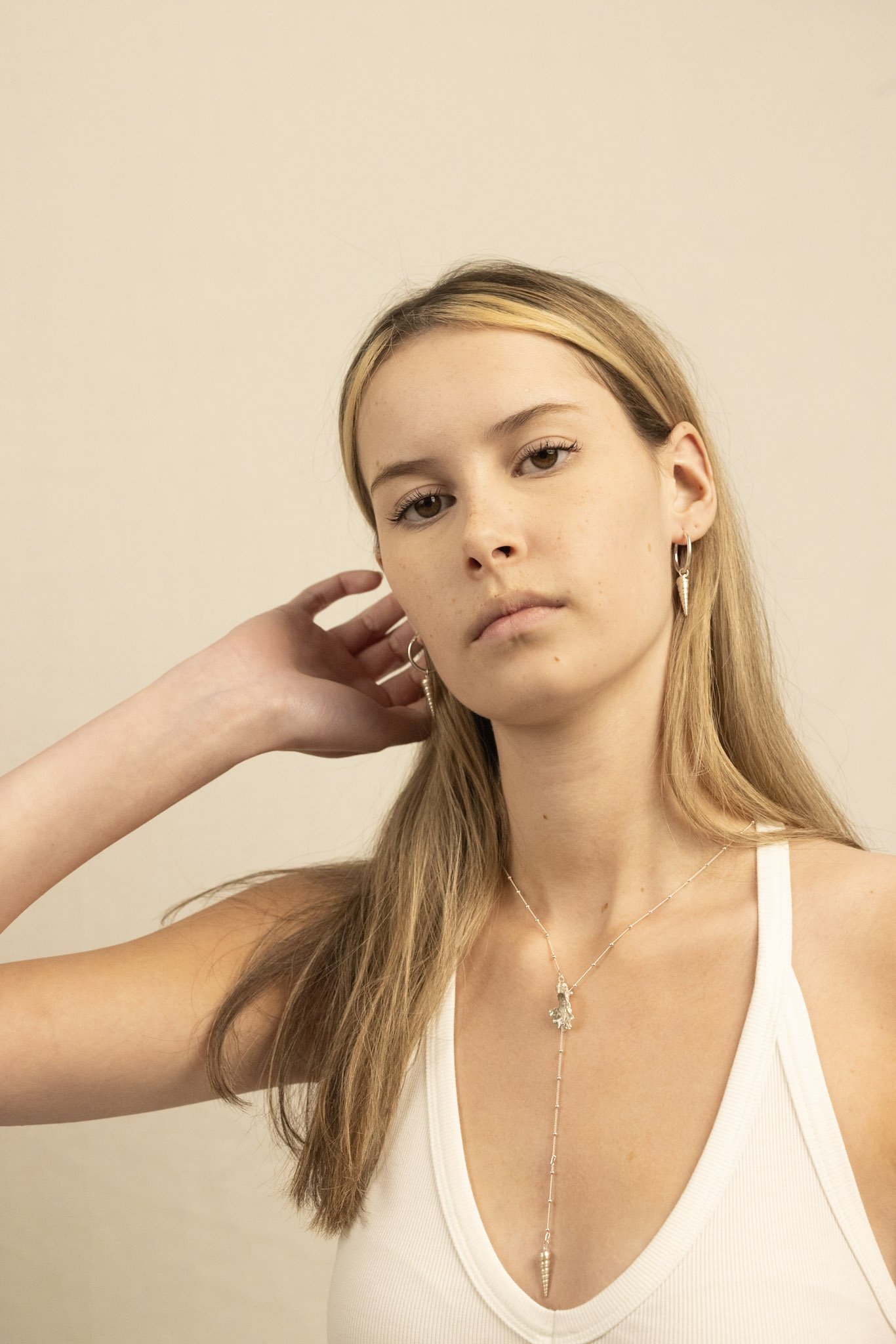 DEV26NEMI13 Malek ~ shell hoops SLV 1.jpg