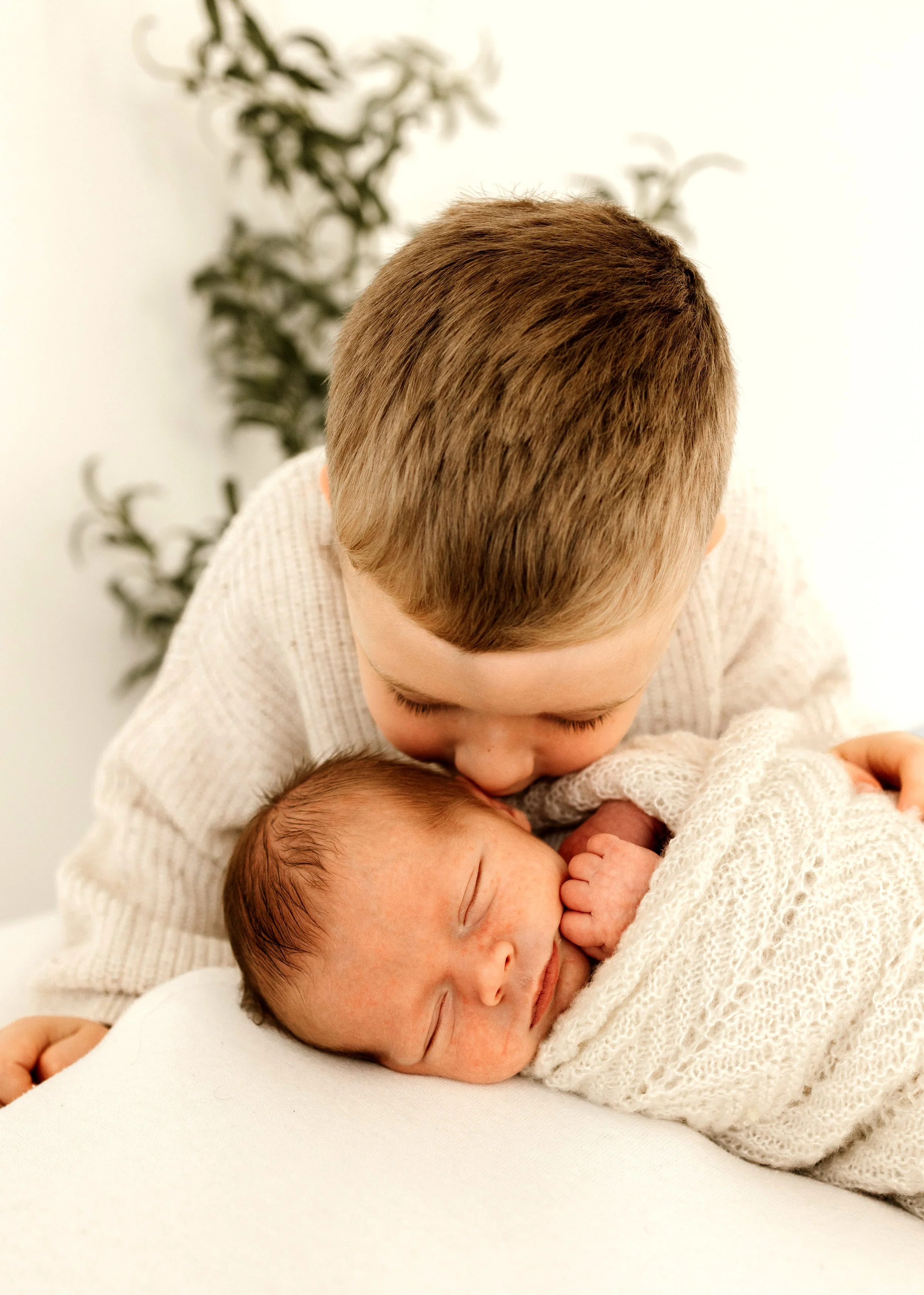 A Step-by-Step Guide to What to Expect During a Newborn Photoshoot