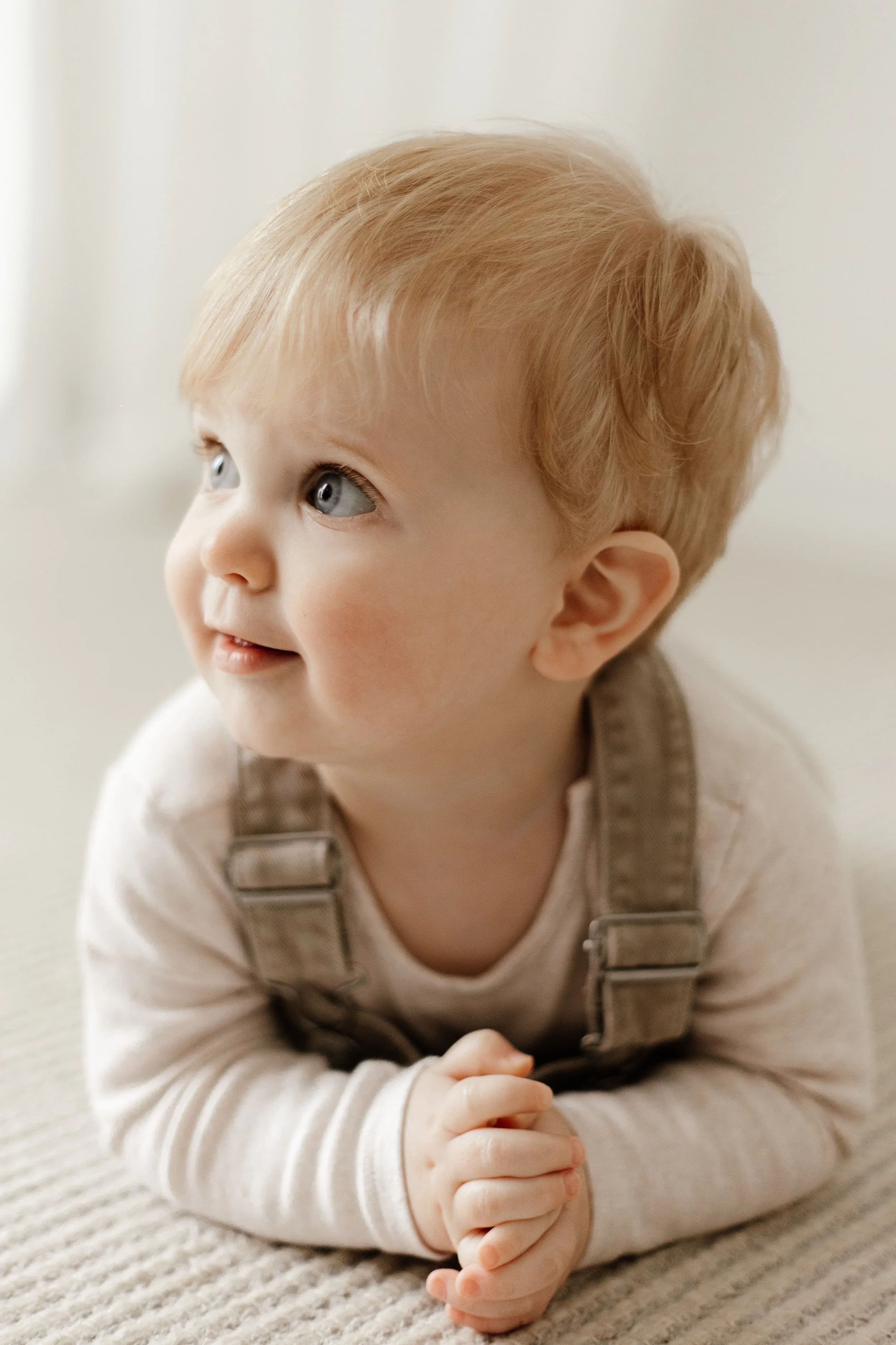 Baby milestone session in Lanarkshire — sitter photography by Megan Lannigan