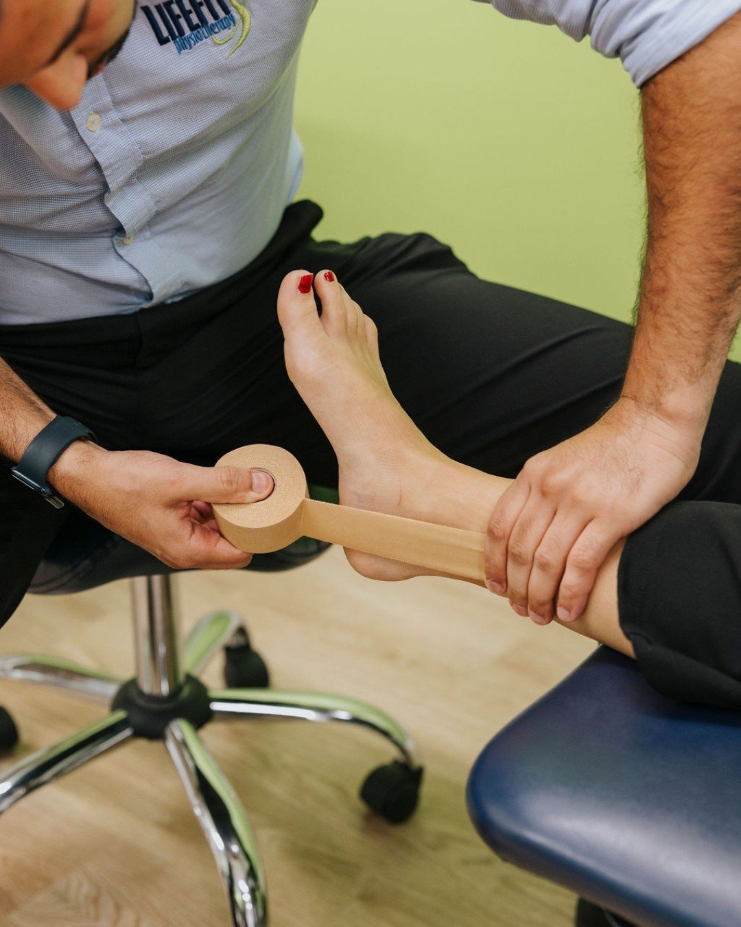 Taping isn&rsquo;t just about support &mdash; it&rsquo;s about helping you move with confidence.

Using evidence-based techniques, we can reduce strain, support healing, and keep you moving safely. 💚

Need support with an injury? Call us on (02) 958