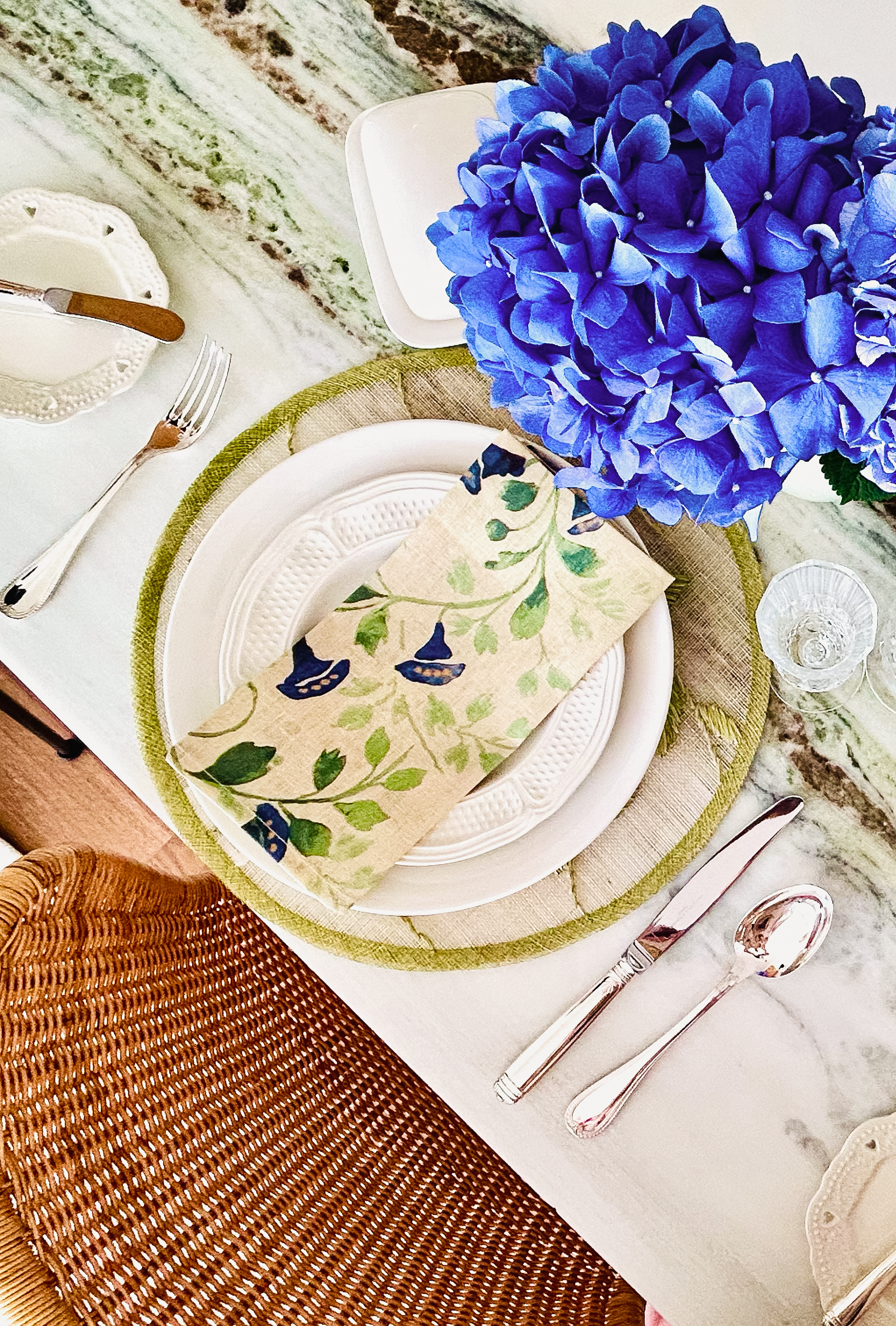 The Curated Tabletop: How to Set, Style, and Savour