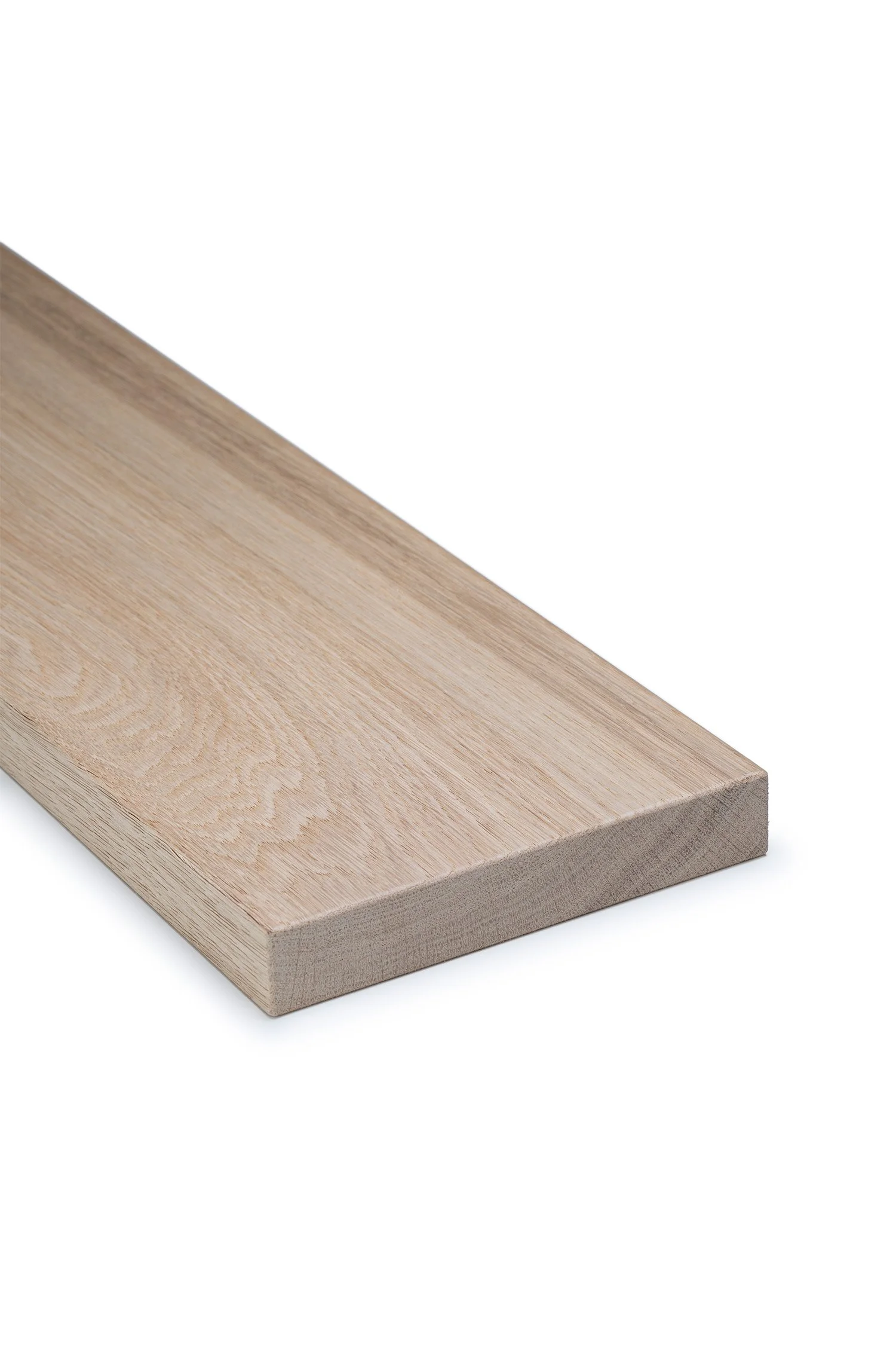 licht eikenhout met een geborsteld effect en een duidelijk hout nerf en een warme kleur als wandplank