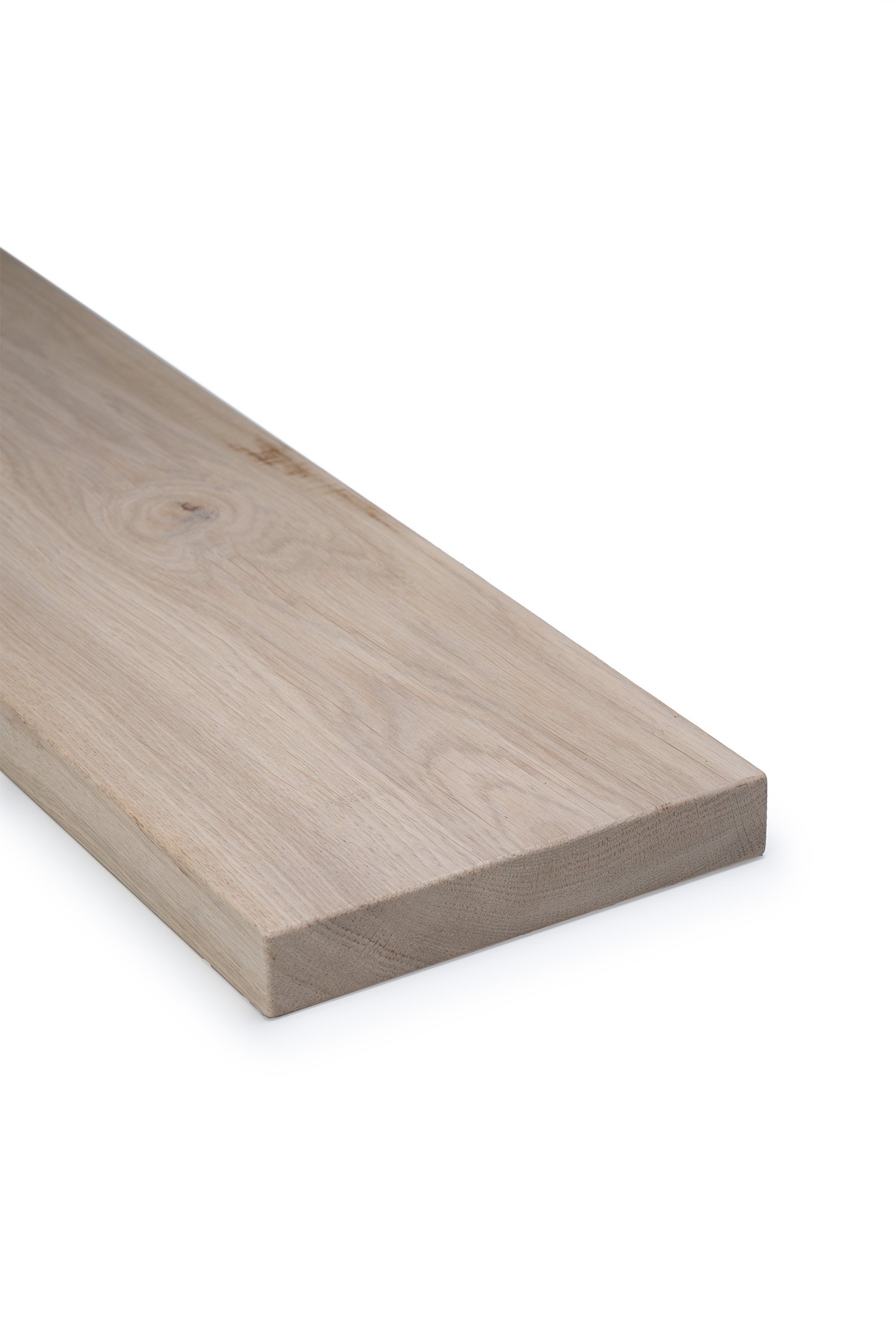 licht eiken paneel voor aan de wand als decoratie of een boekenplank in de slaapkamer met een onzichtbare bevestiging