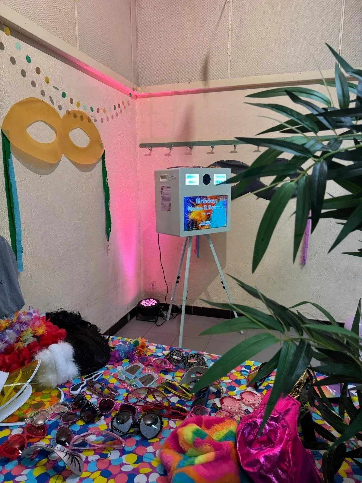 photobooth dans une salle decorée.