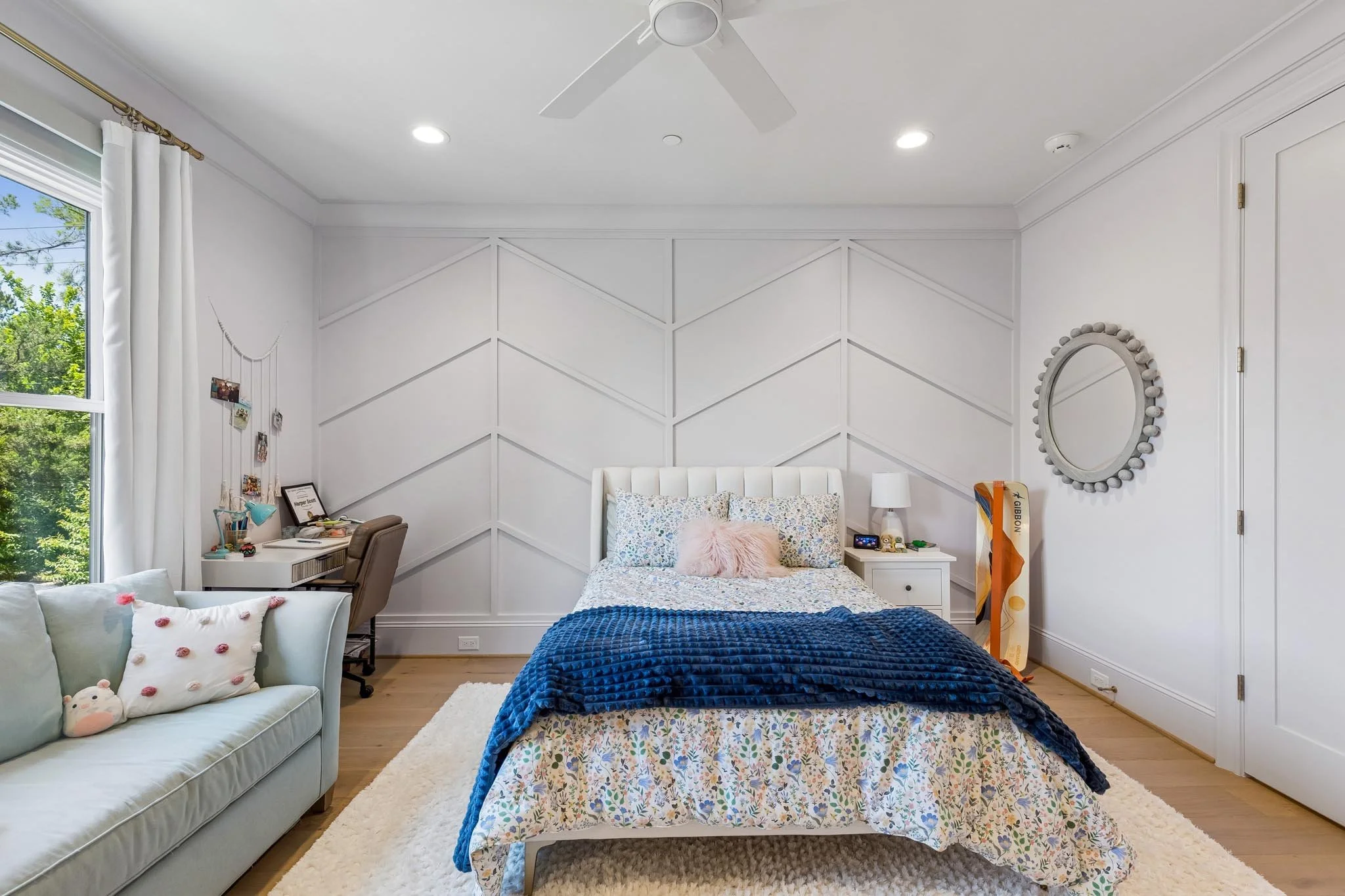 1258 Fries-SECONDARY ROOM-02.jpg