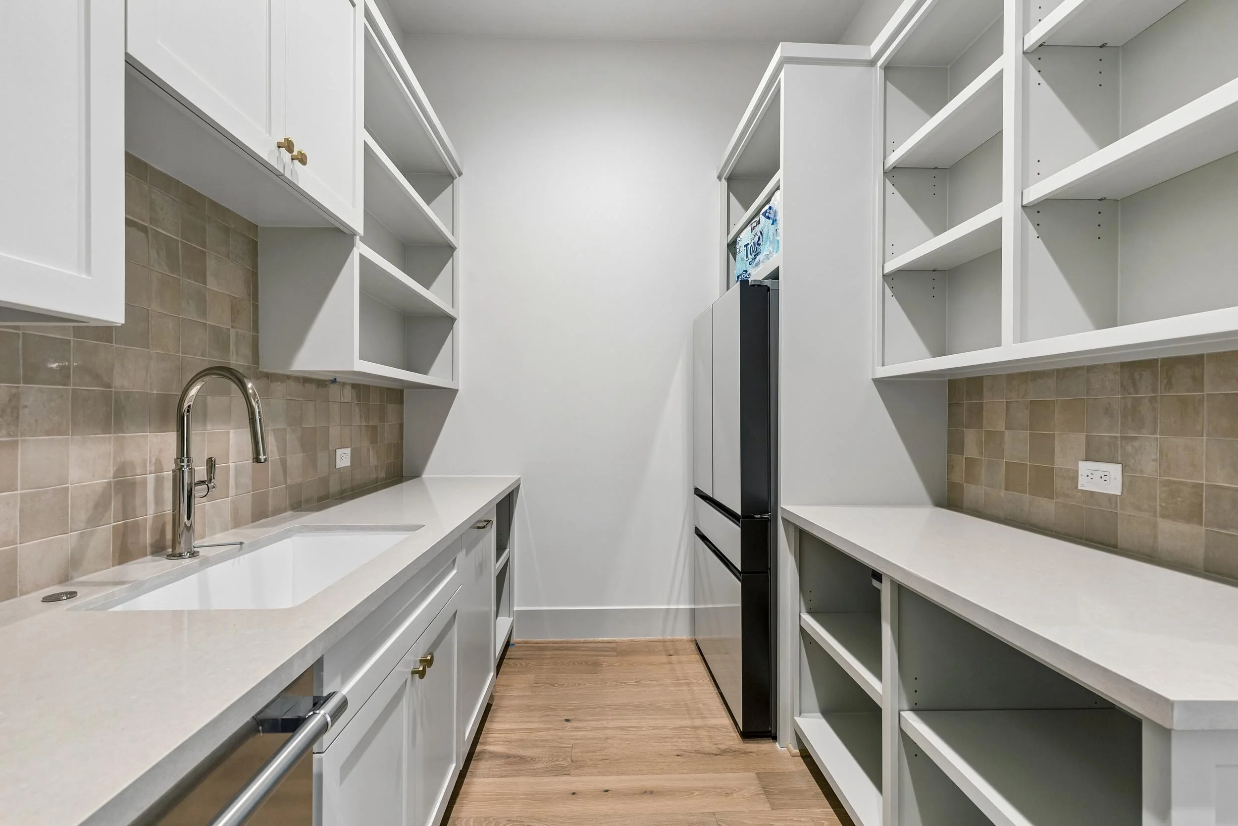 8715 Winningham Butlers Pantry1