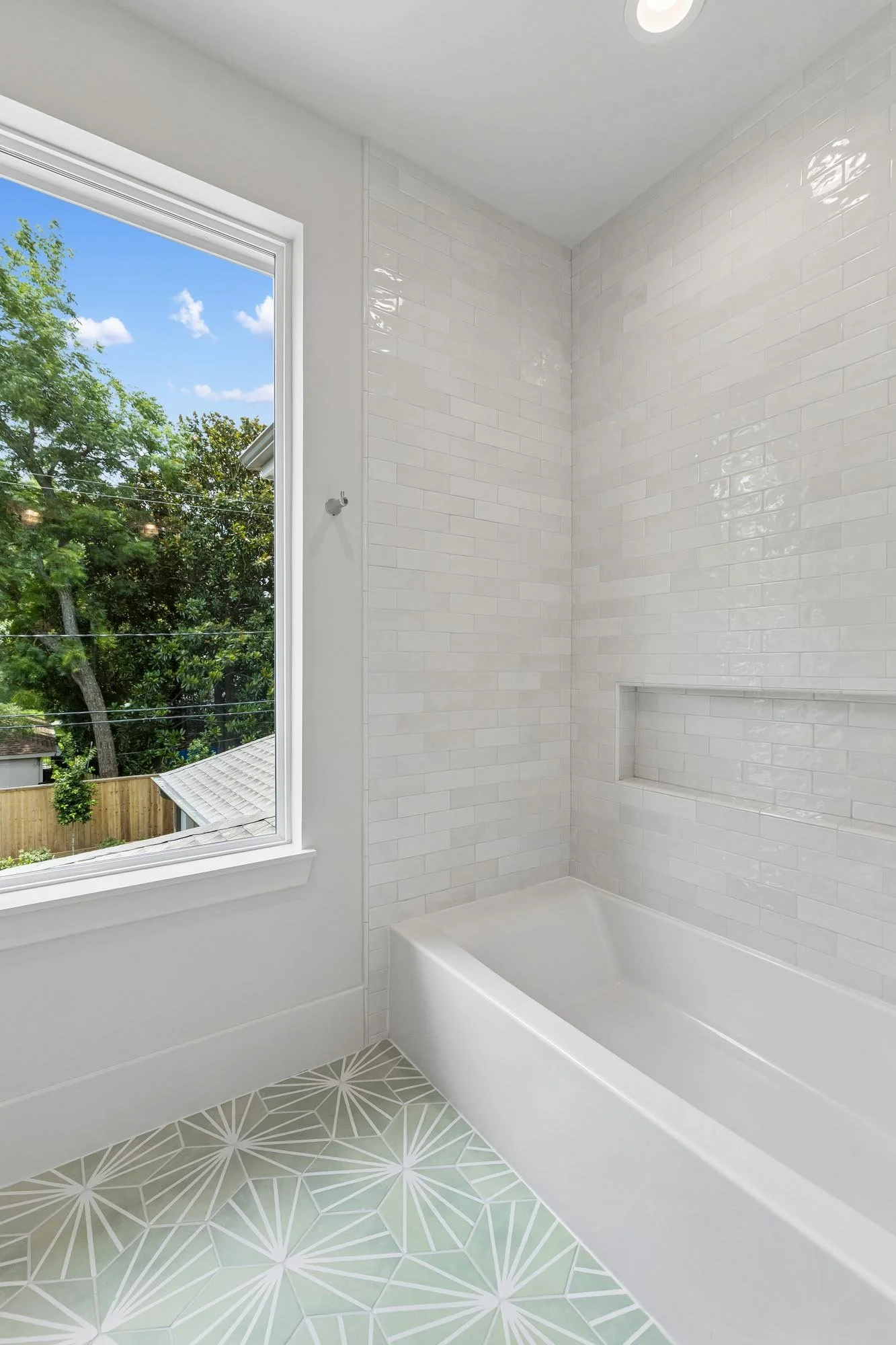 8715 Winningham Secondary Bath