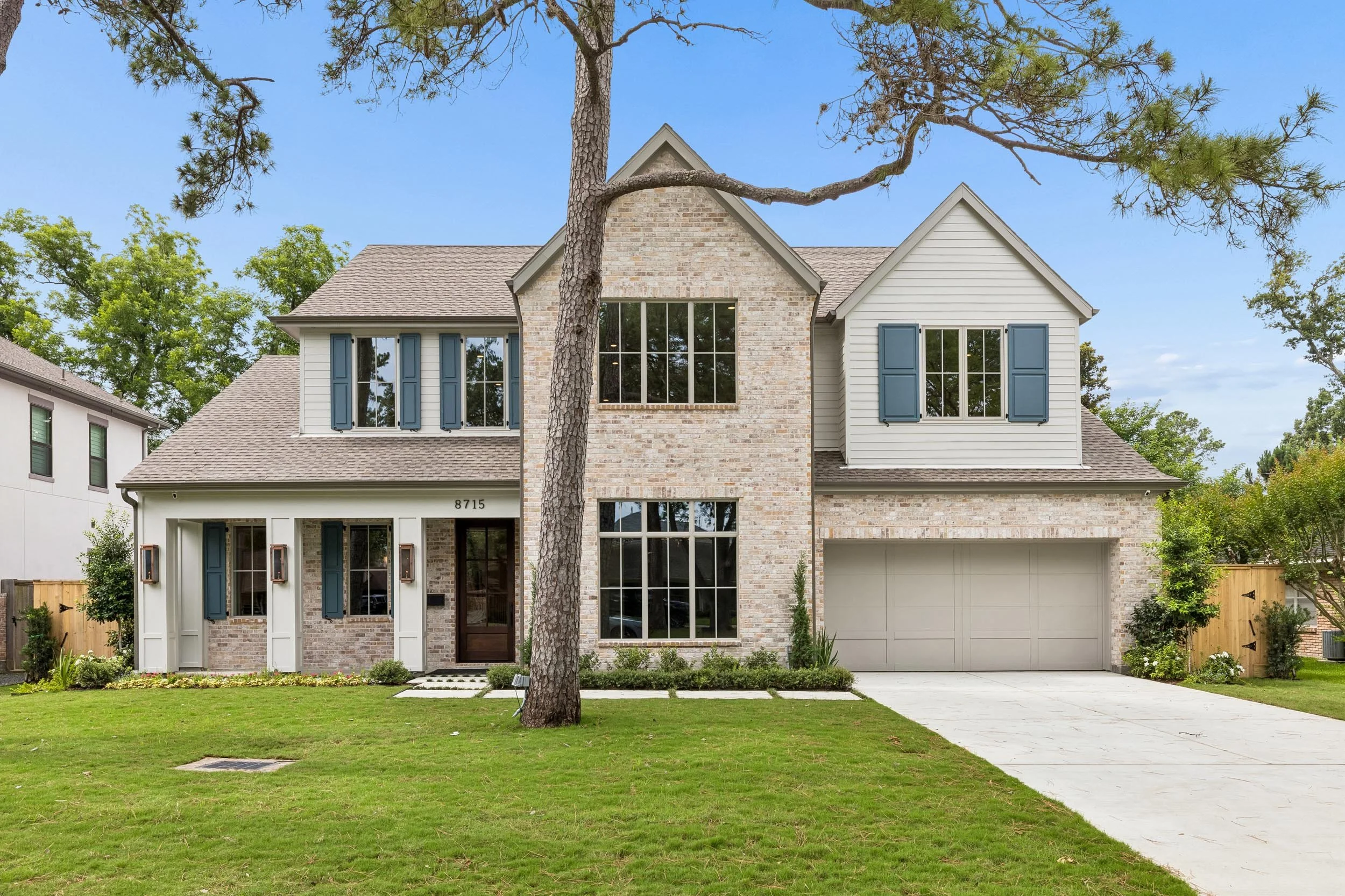 8715 Winningham Front