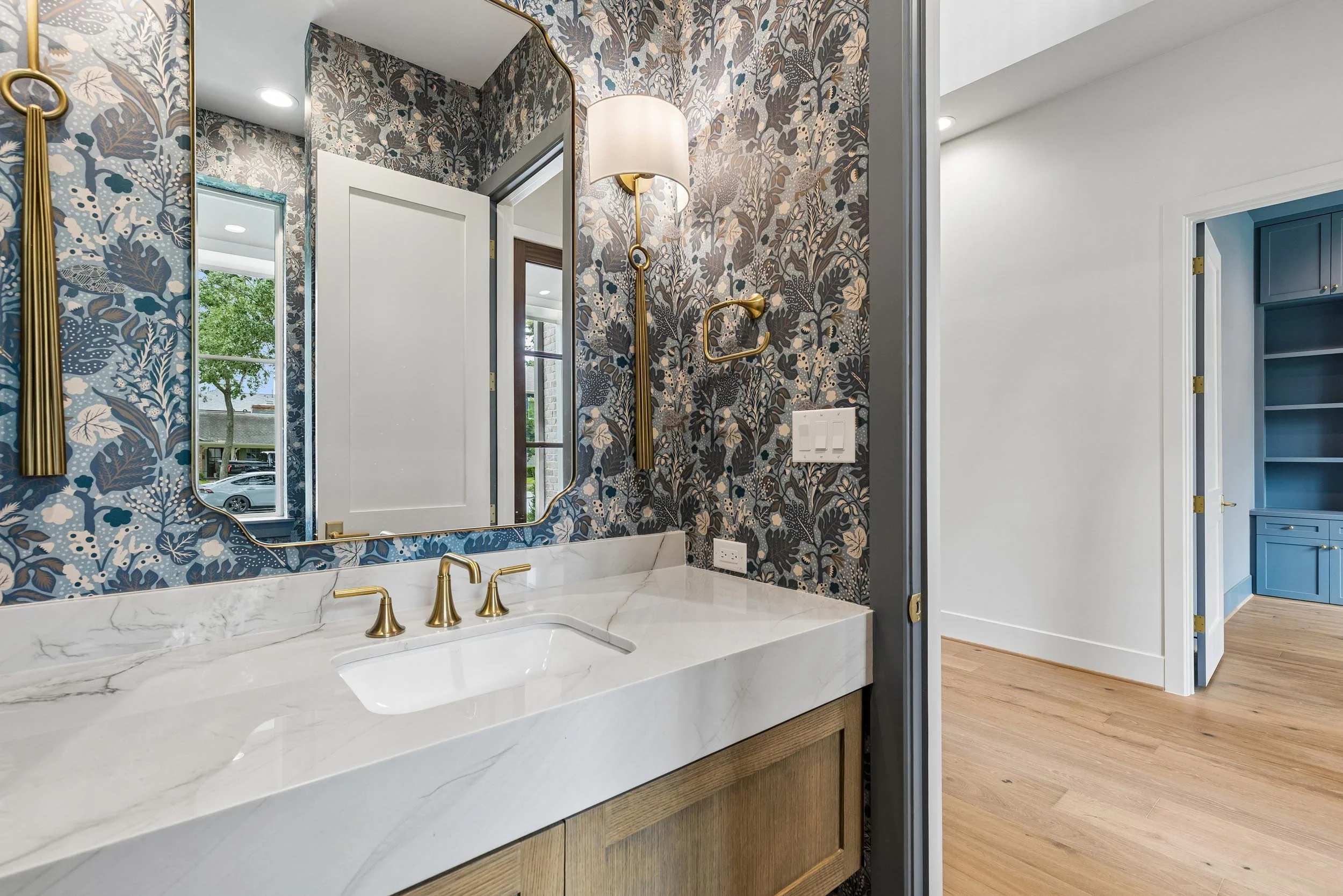 8715 Winningham Powder Bath
