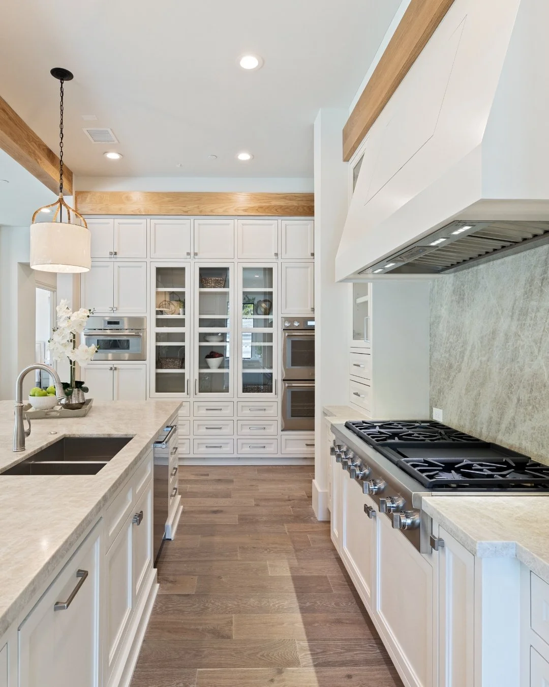 A gourmet kitchen is where style meets performance. ✨

With professional-grade appliances, custom design, and modern smart features, we create a space that&rsquo;s as beautiful as it is functional!

Crafted to elevate every moment at home, because lu
