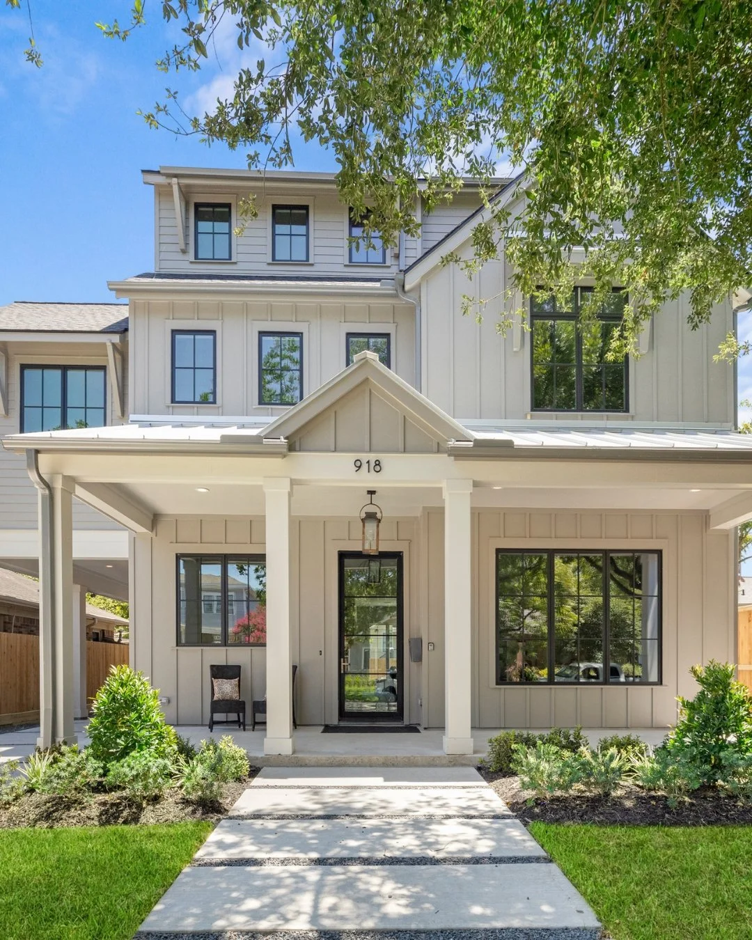 Front to back, every detail tells a story of craftsmanship and comfort.

This custom home in the Heights was designed for beauty, balance, and effortless living, inside and out.

Swipe to take a look. ➡️
.
.
.
.
.

#luxurycustomhomes #dreamhomebuilde