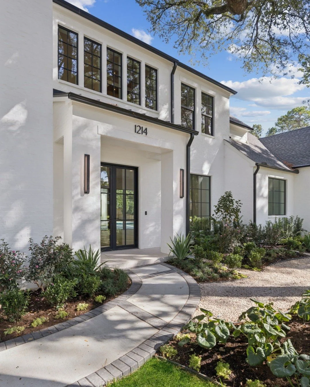 A quick second look at this recently finished build in Ridgeley, because the details deserve it. The natural light, the staircase moment, and a kitchen that practically hosts for you. 🤌

If you had to choose just one favorite room/feature what would