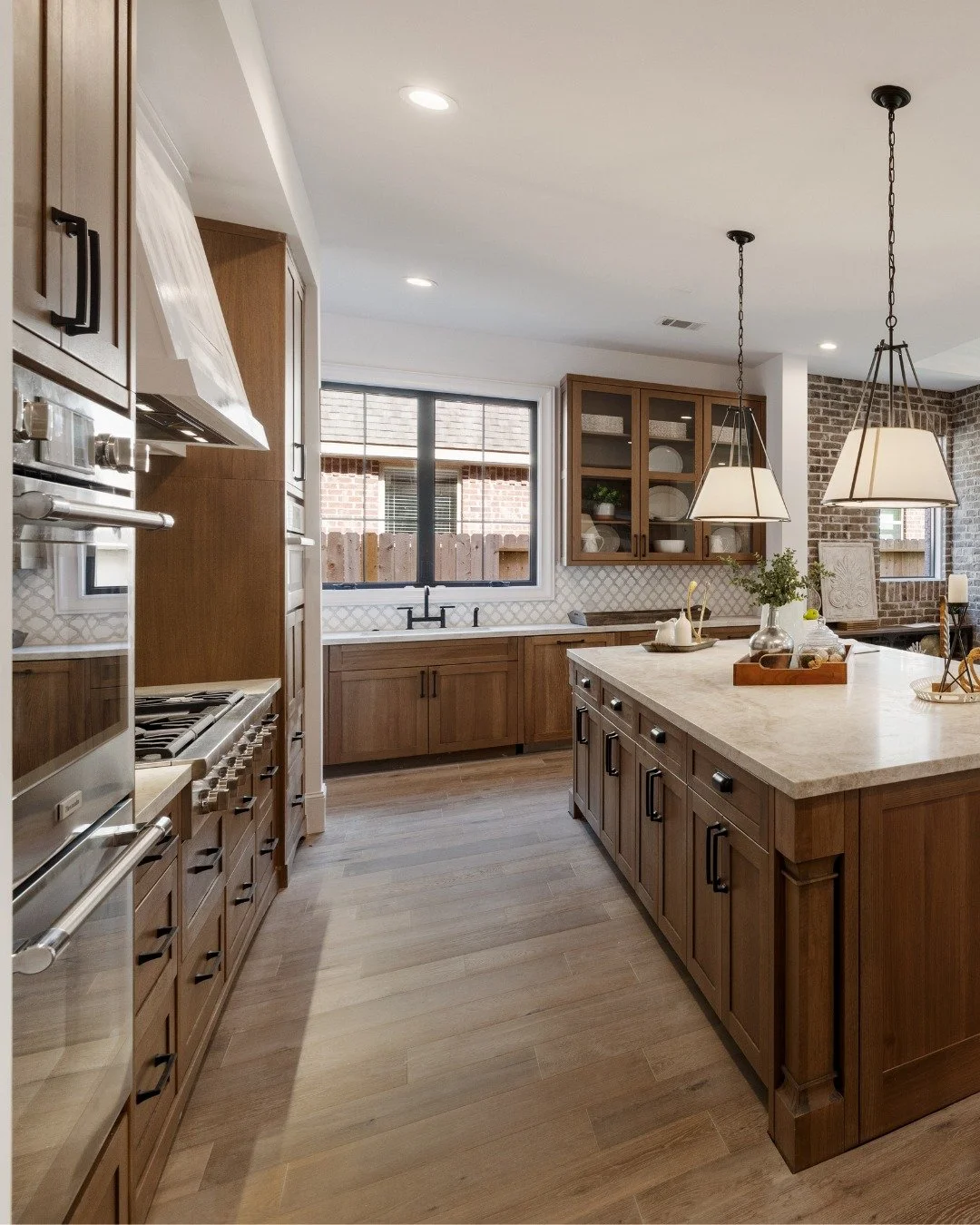 Finished some time ago, still feeling right. This Old Oaks home is a reminder that good design lasts.
.
.
.
.
#AspireFineHomes #HoustonCustomHomes #LuxuryHomeBuilder #HoustonBuilder #CustomHomesHouston #HoustonLuxuryHomes #TexasHomeBuilder #HighEndHo